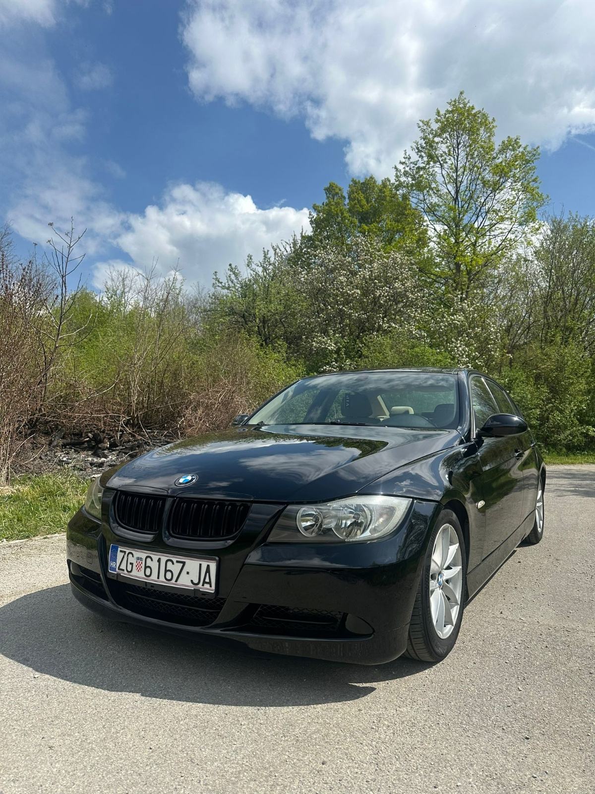 BMW serija 3 320d E90, koža, klima, registriran, fotografija 2