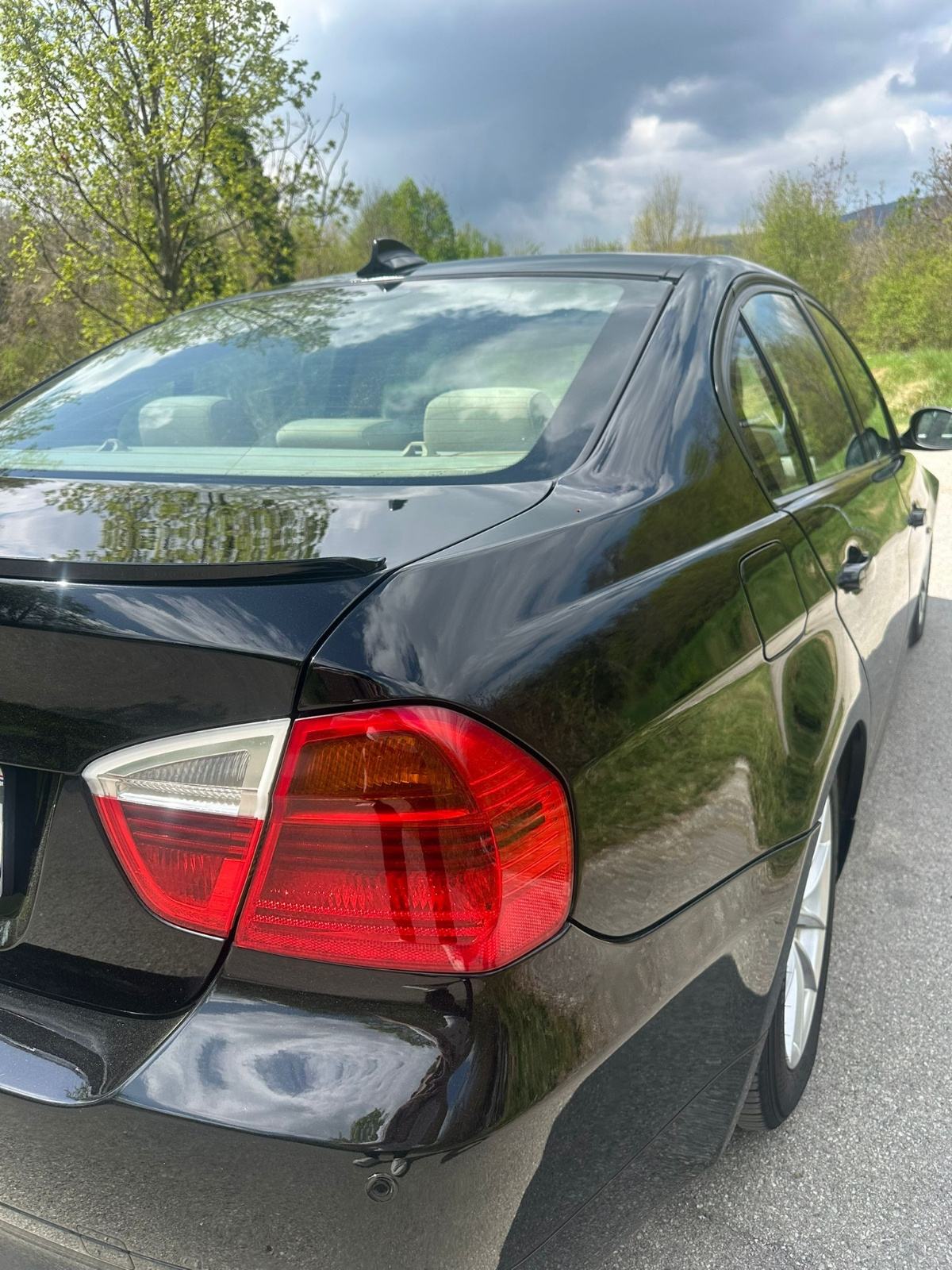 BMW serija 3 320d E90, koža, klima, registriran, fotografija 6