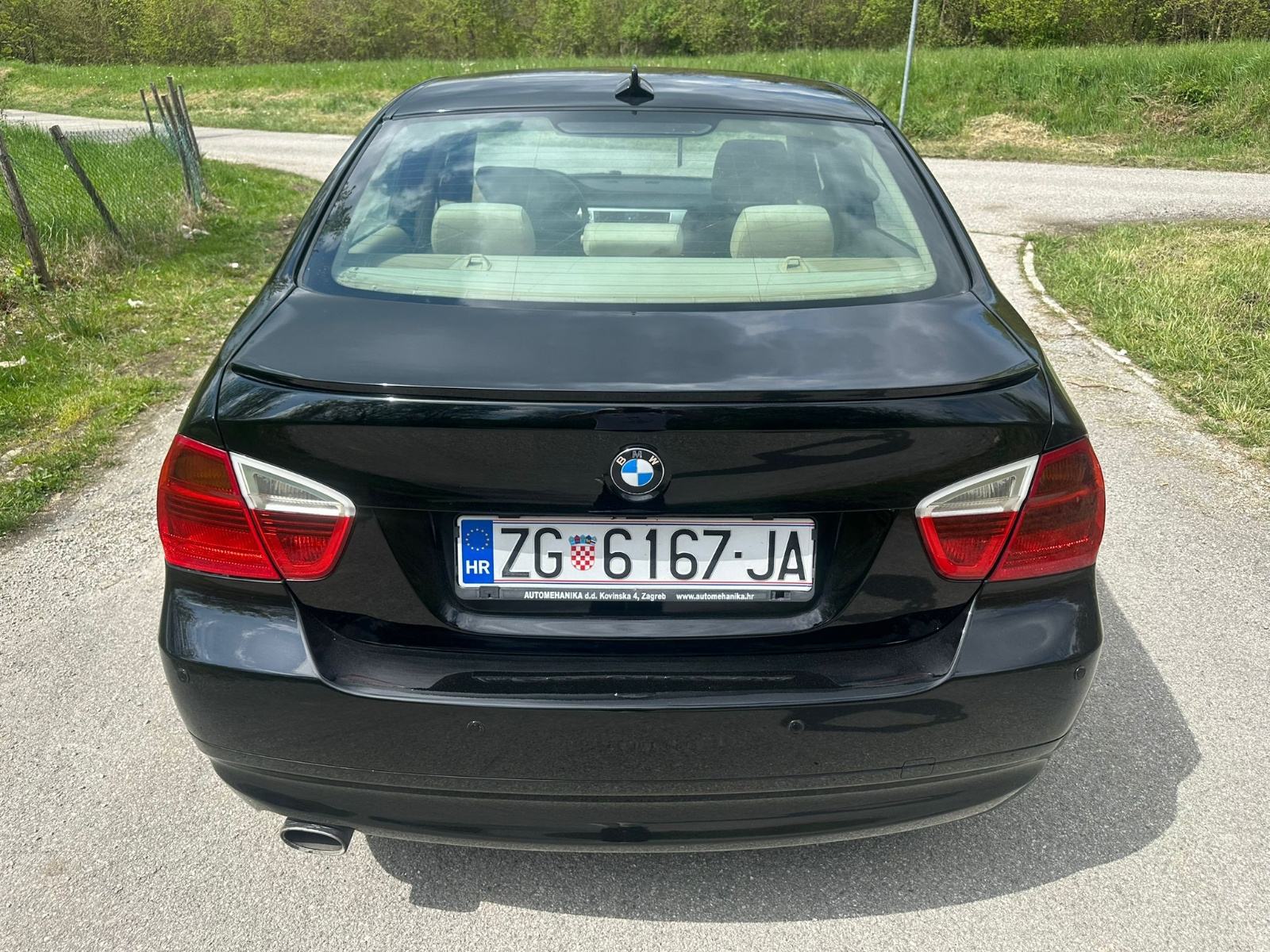 BMW serija 3 320d E90, koža, klima, registriran, fotografija 8