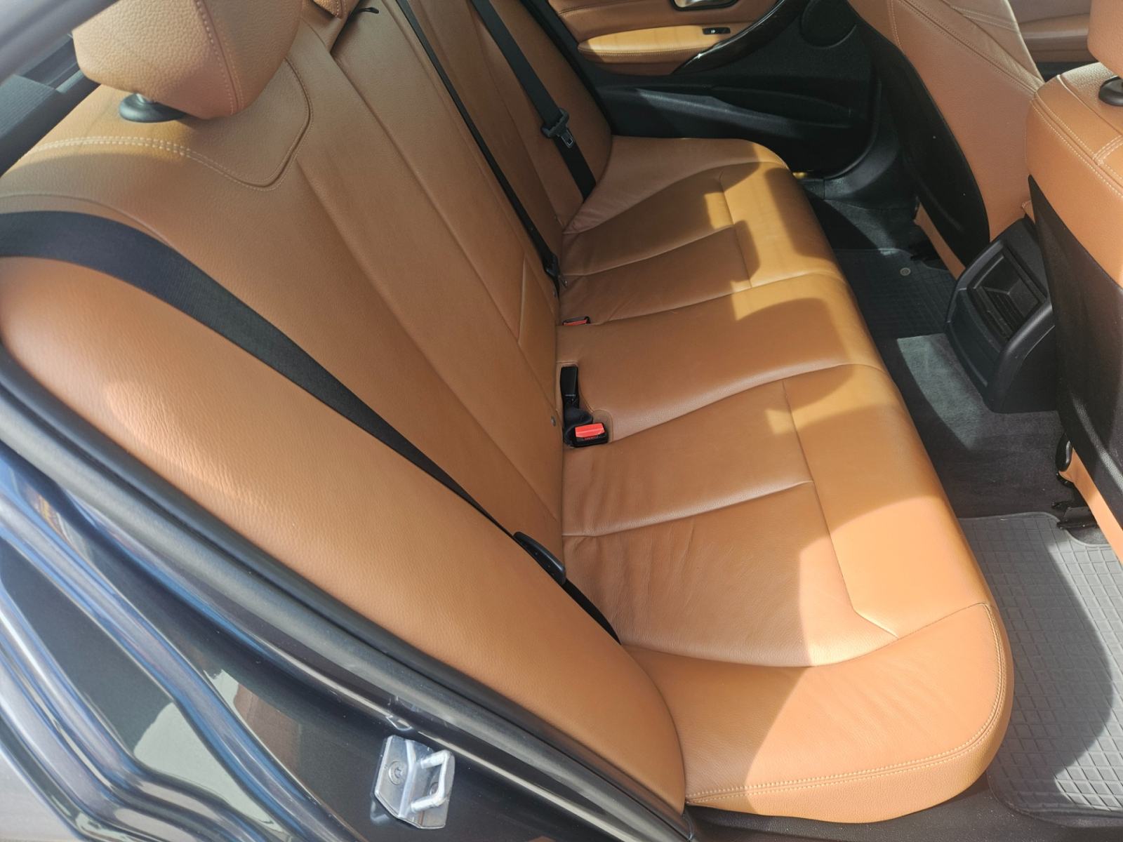 BMW serija 3 320d EfficientDynamics Edition,1 godinu registriran,HITNO, fotografija 13