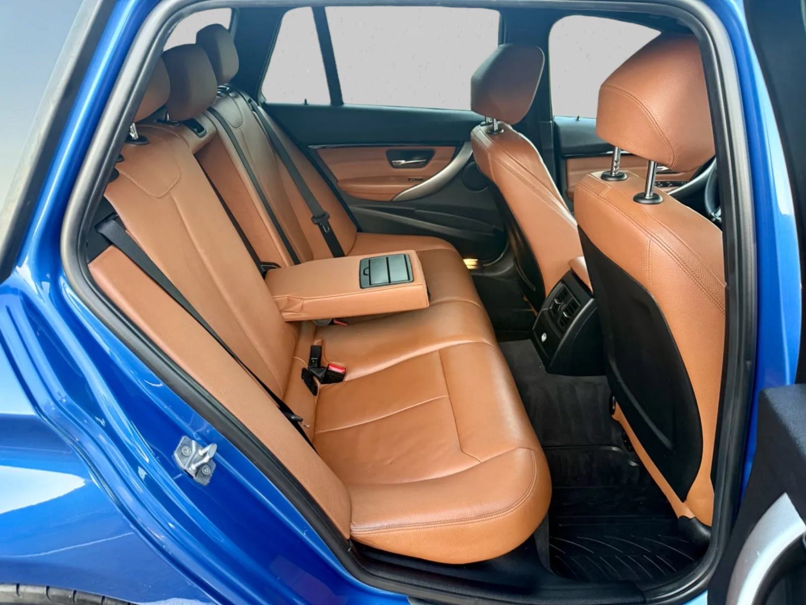 BMW SERIJA 3 320D F31 * LCI * M PAKET * PRO NAVI * ESTORIL * 2015 *, fotografija 17