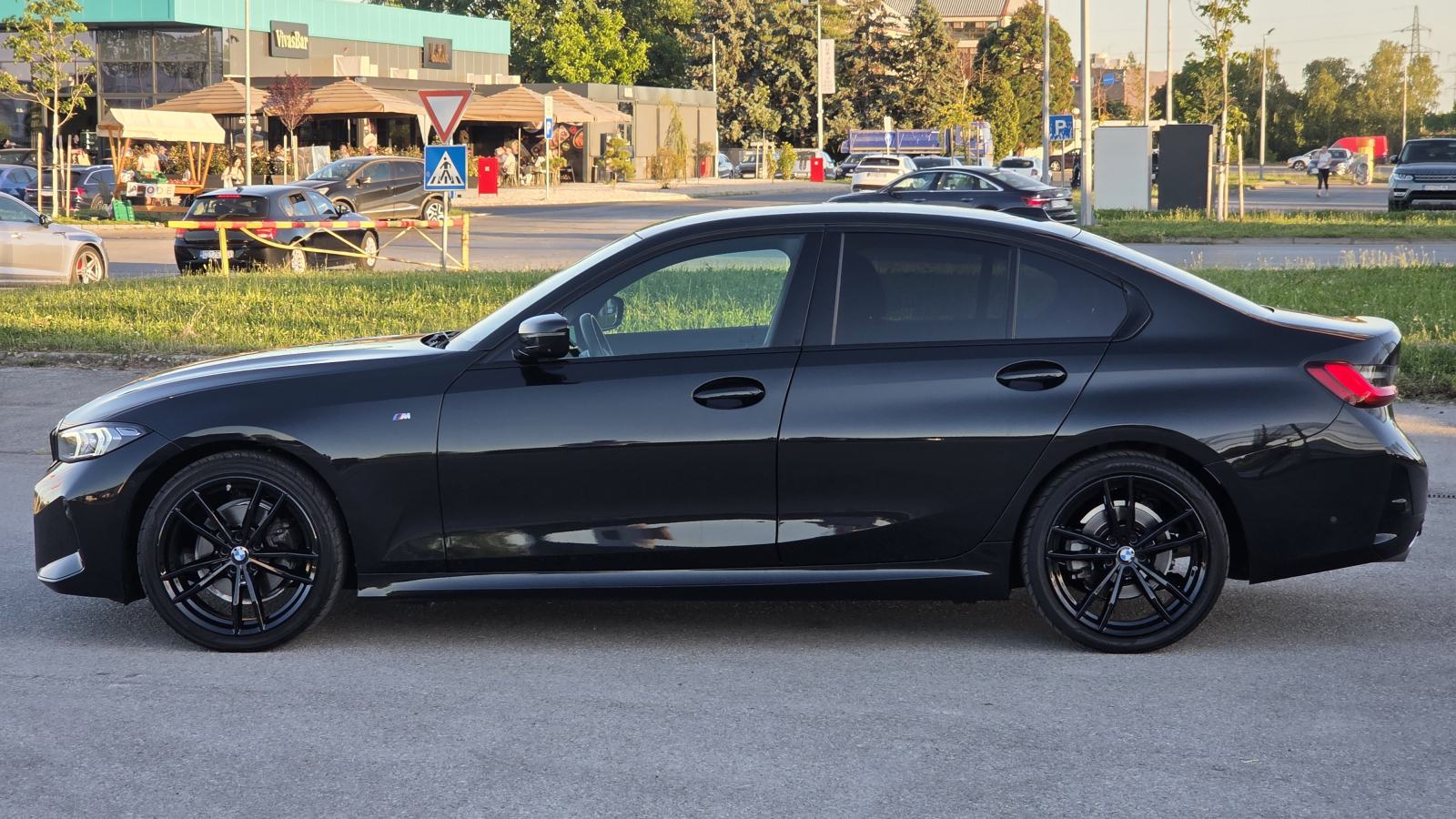 BMW serija 3 320d M-SPORT 28TKM SERVISNA NAVI KAMERA 360 TOP STANJE, pogled izvana - slika 3