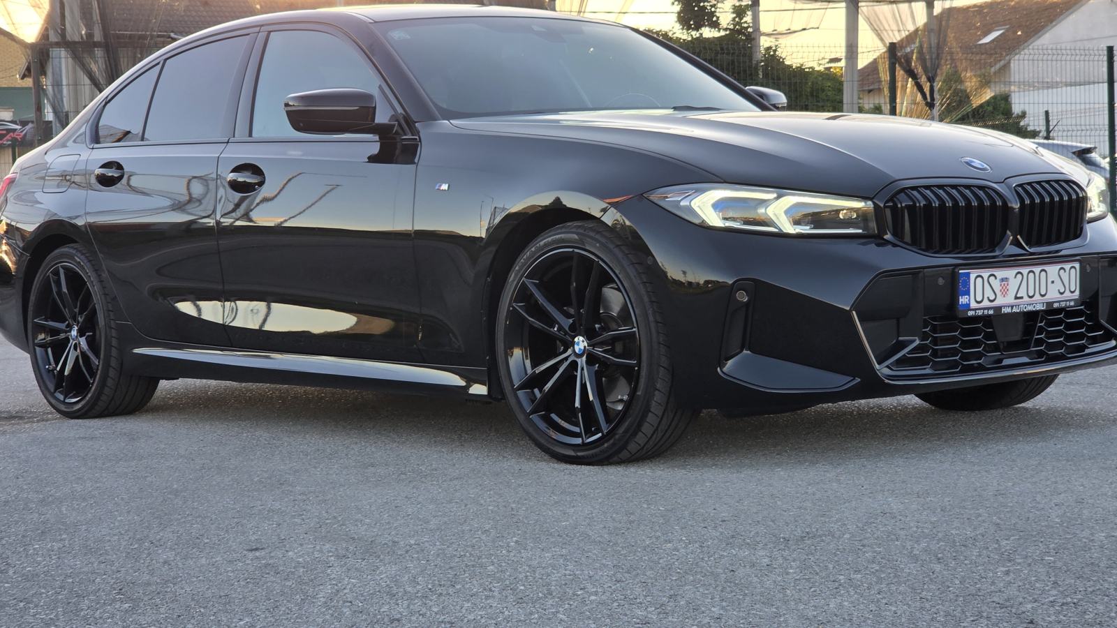 BMW serija 3 320d M-SPORT 28TKM SERVISNA NAVI KAMERA 360 TOP STANJE, fotografija 12