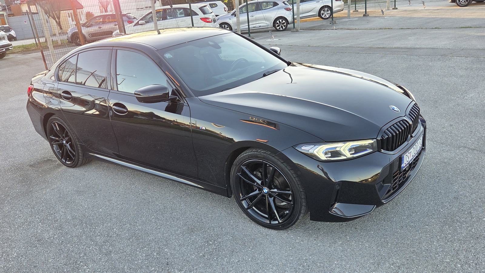BMW serija 3 320d M-SPORT 28TKM SERVISNA NAVI KAMERA 360 TOP STANJE, fotografija 14