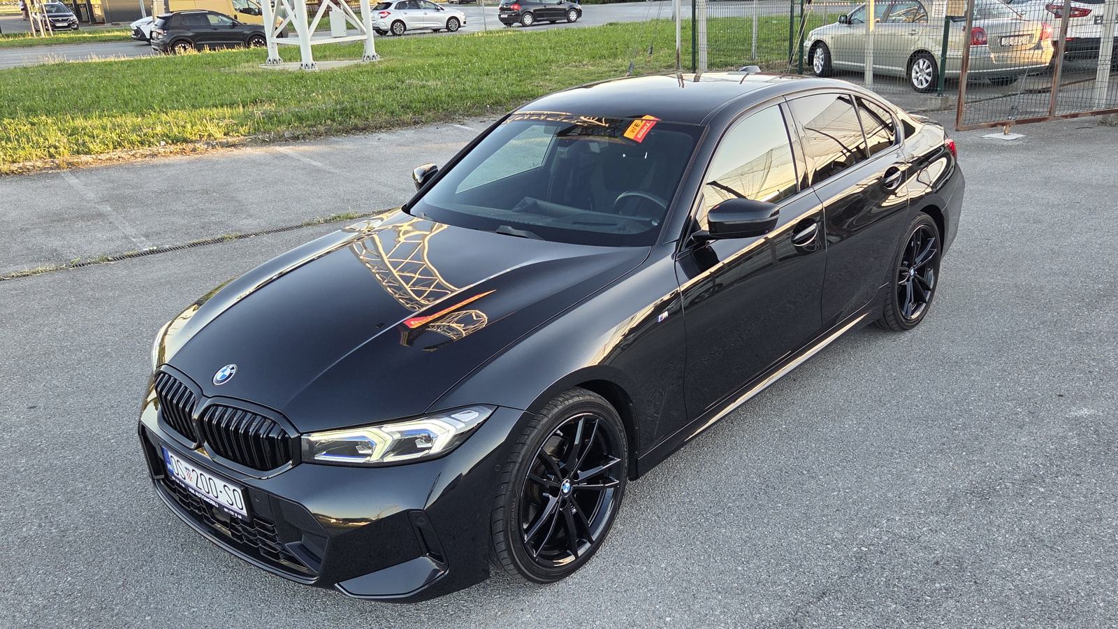 BMW serija 3 320d M-SPORT 28TKM SERVISNA NAVI KAMERA 360 TOP STANJE, fotografija 15