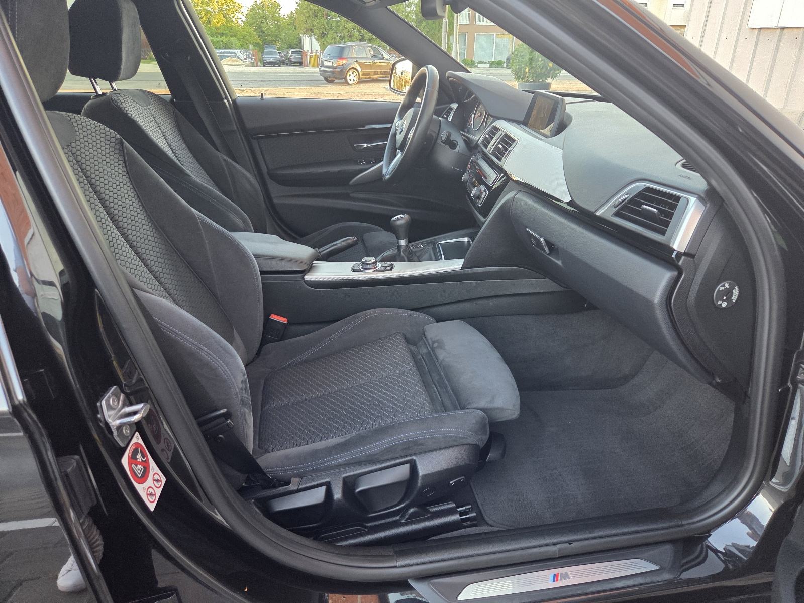 BMW serija 3 320d M Sport LCI REG.09/27., fotografija 12