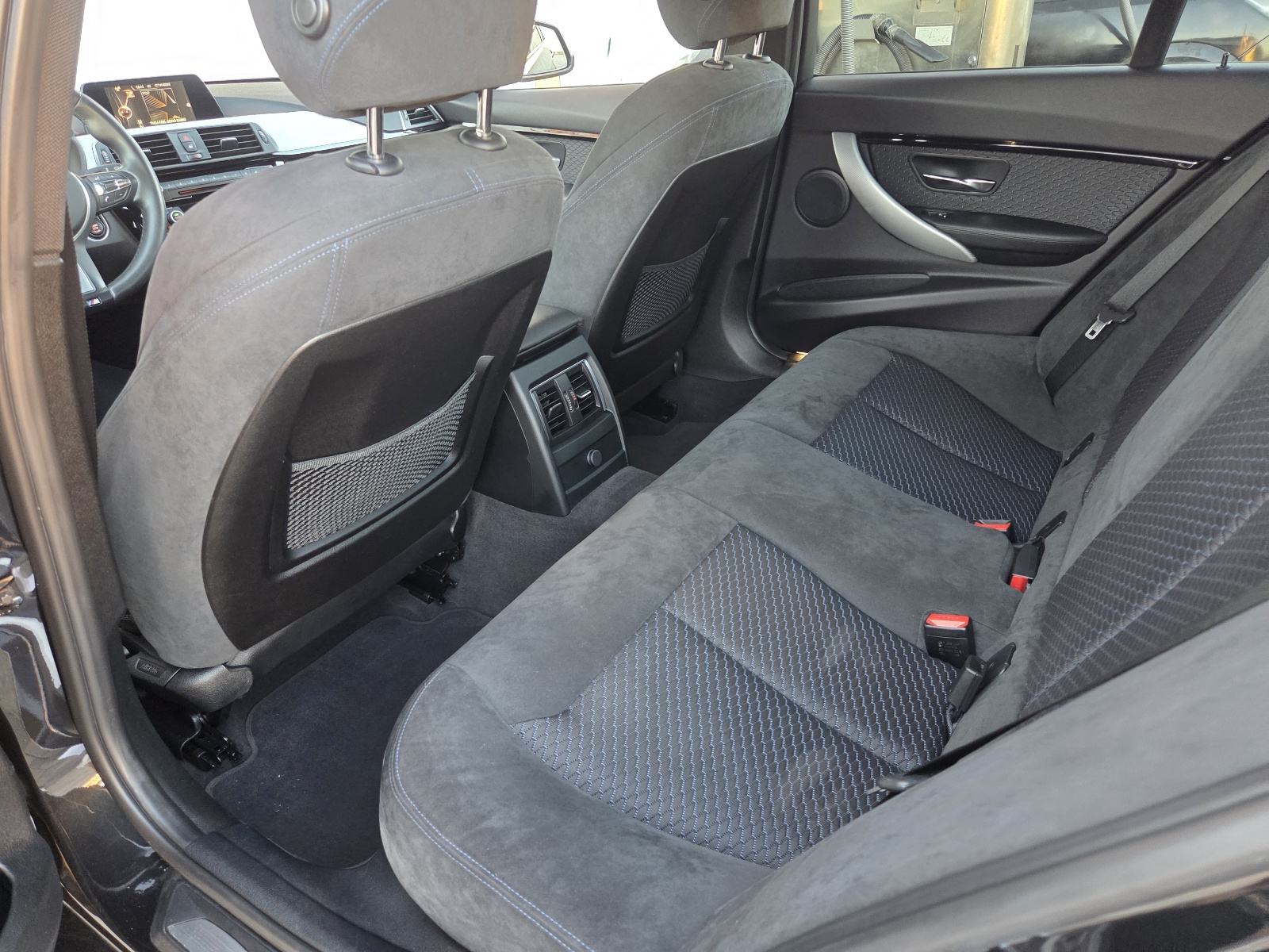 BMW serija 3 320d M Sport LCI REG.09/27., fotografija 13