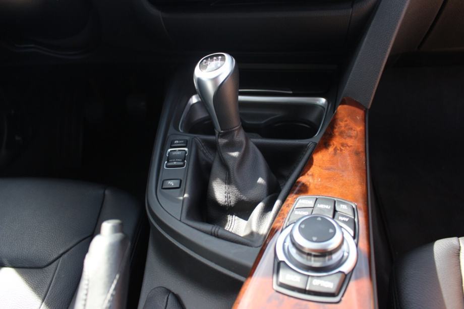 BMW serija 3 320d. LUXURY Line., fotografija 2