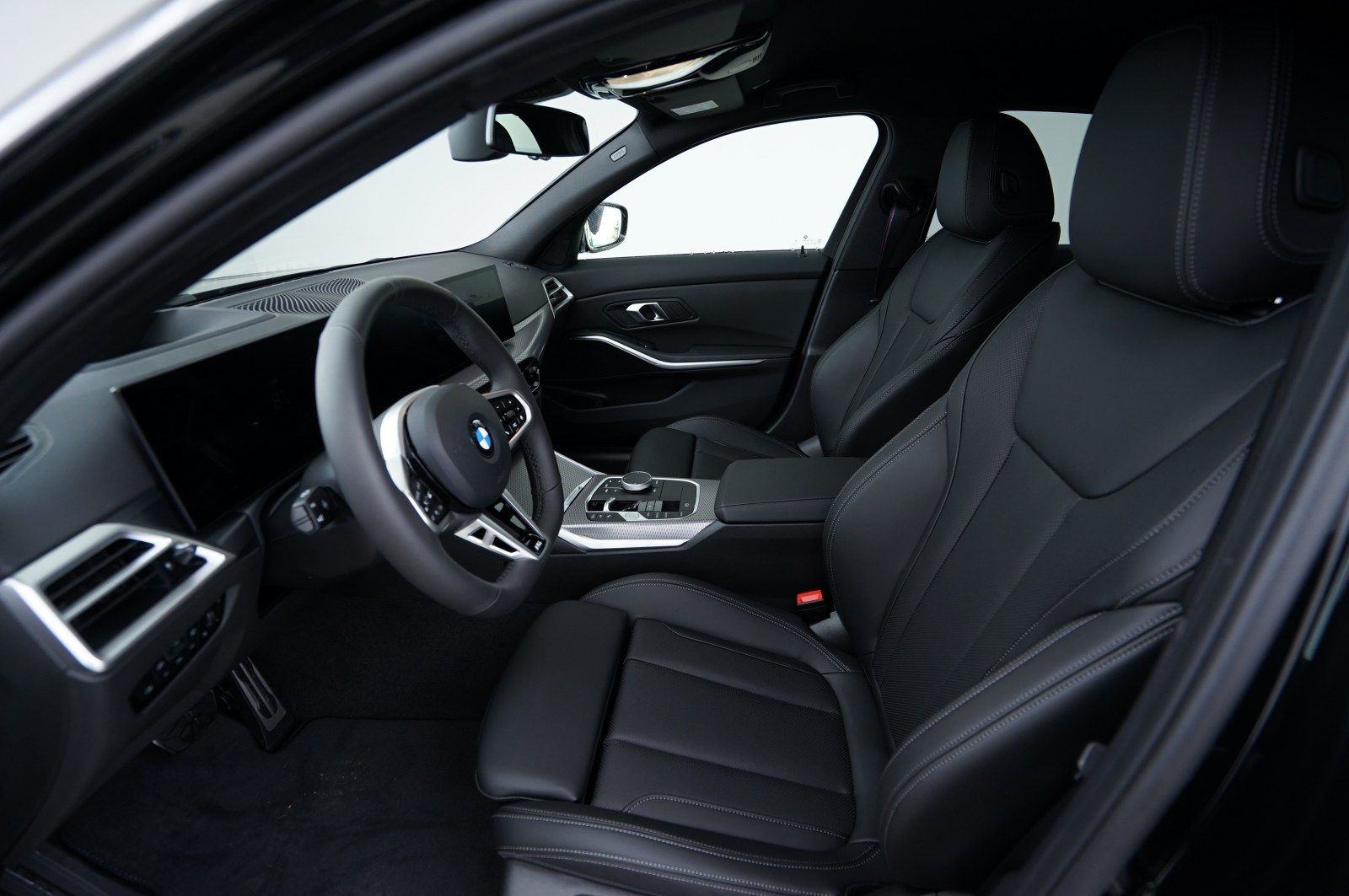 BMW serija 3 320d M-Sport Pro, fotografija 8