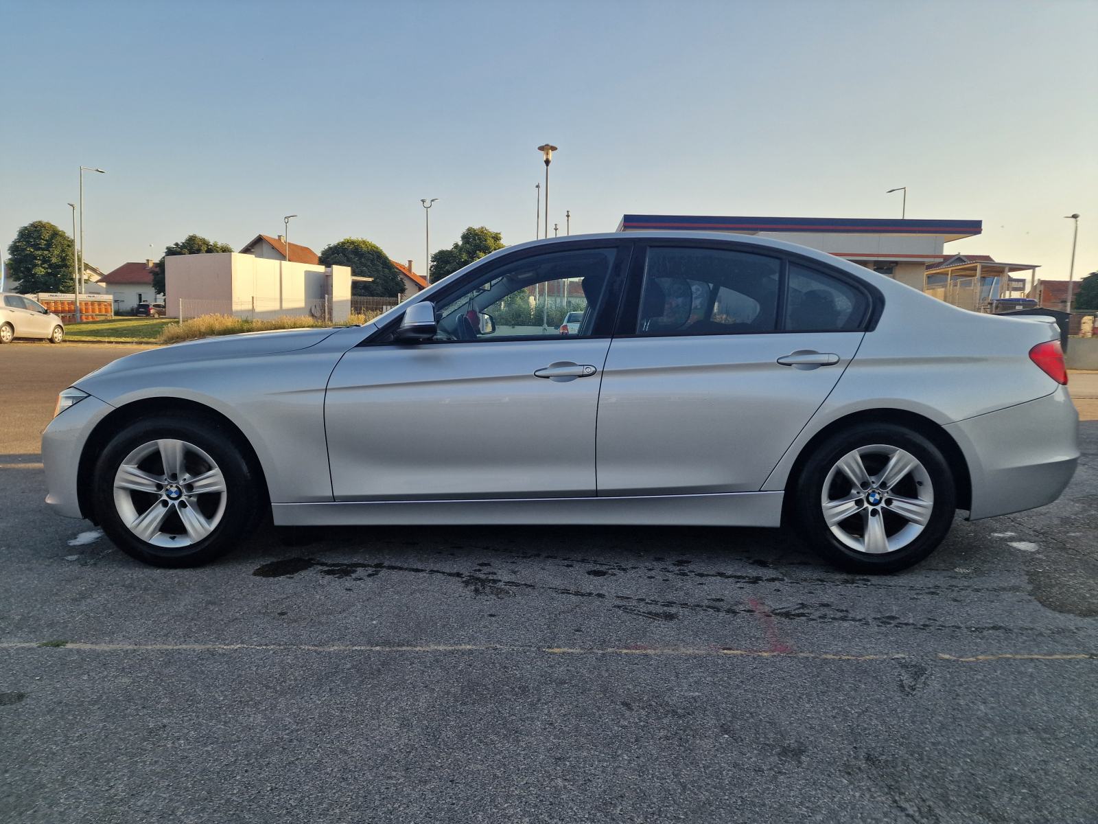 BMW serija 3 320d reg. 2/2027, fotografija 9