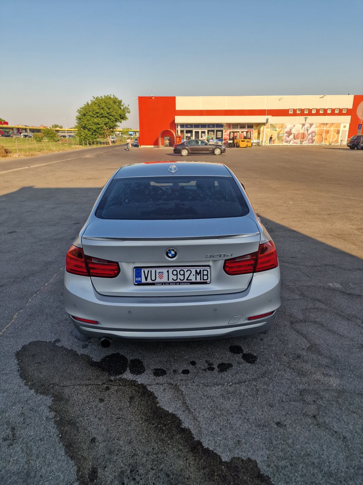 BMW serija 3 320d reg. 2/2027, fotografija 10