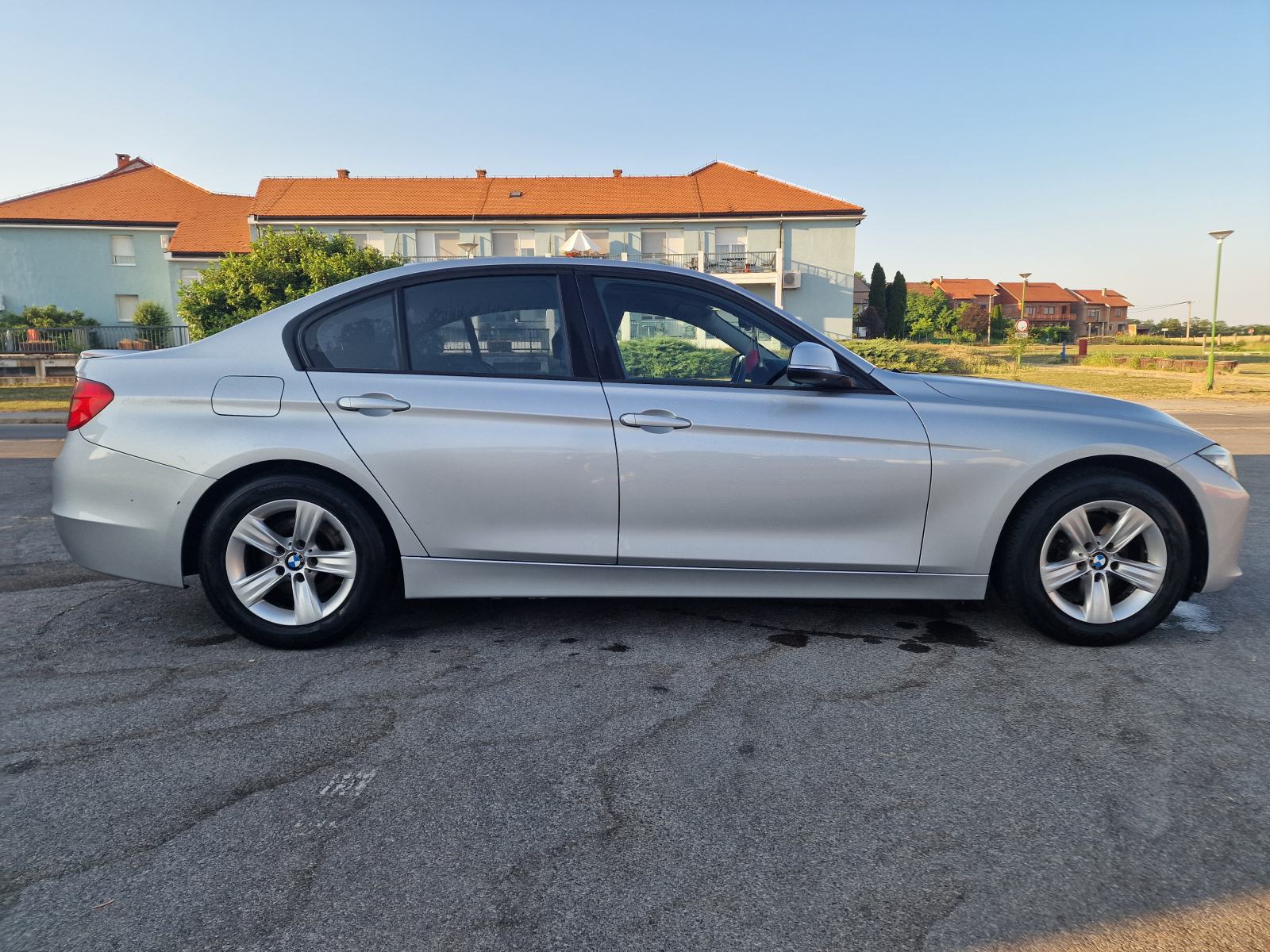 BMW serija 3 320d reg. 2/2027, fotografija 12