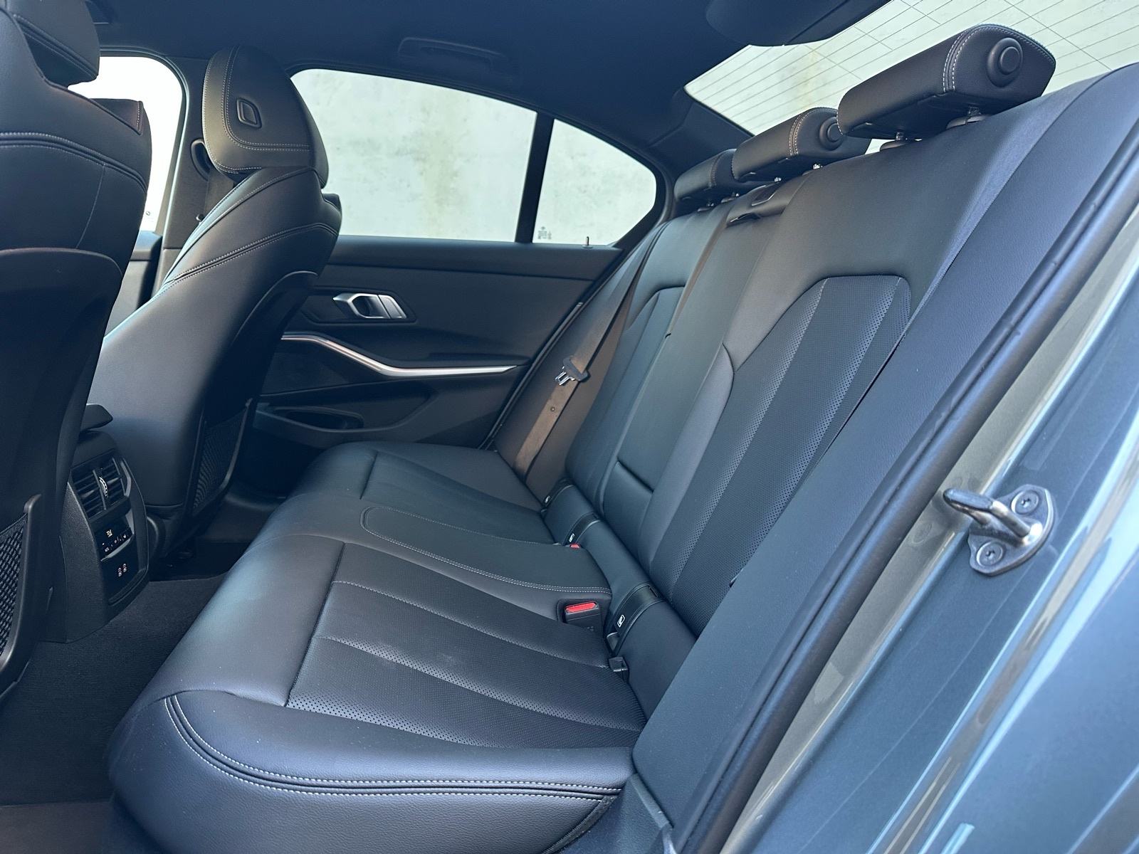 BMW serija 3 320d M paket **KEYLESS*STRAŽNJA KAMERA*VIRTUAL*KOŽA**, fotografija 7
