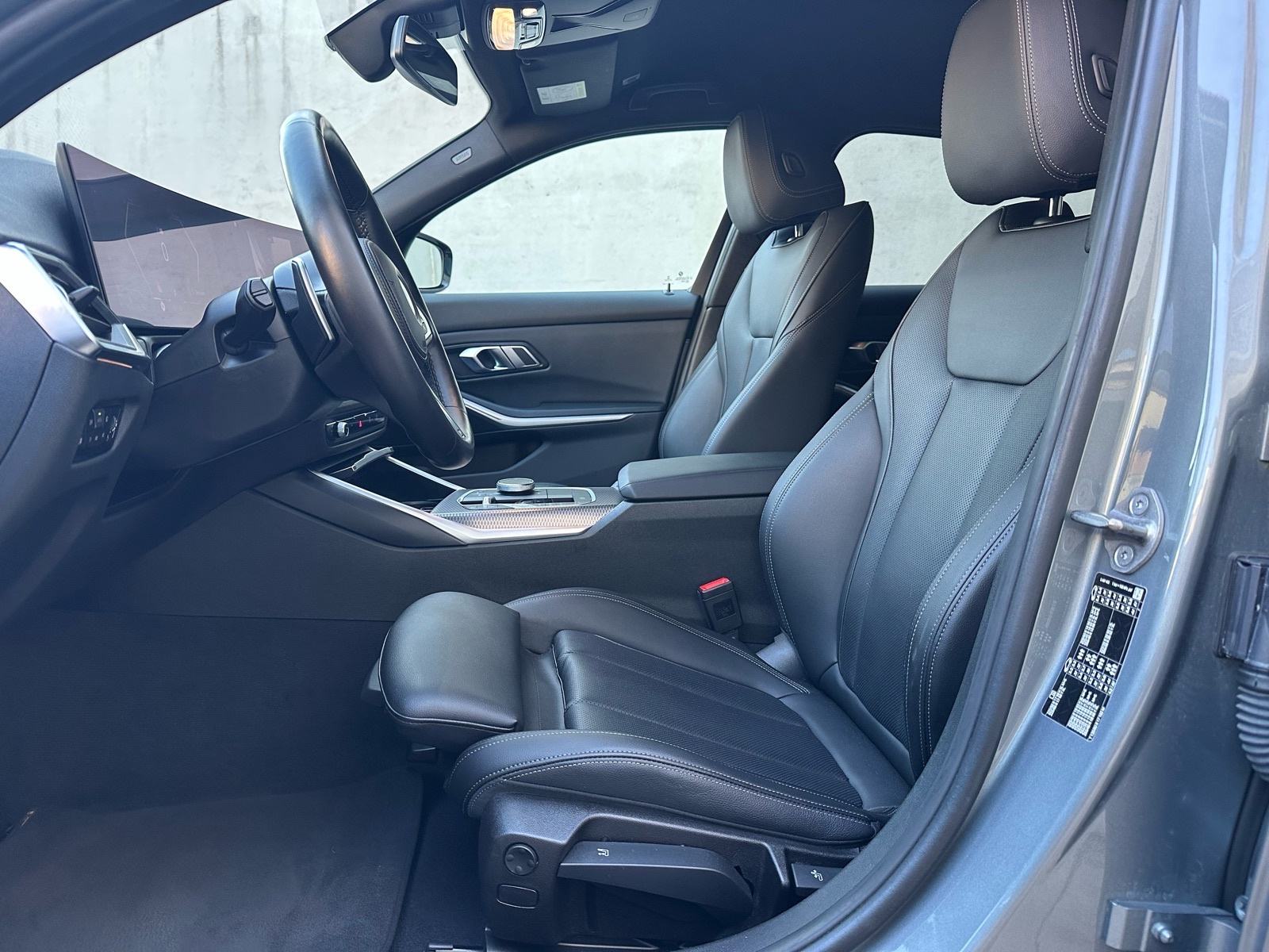 BMW serija 3 320d M paket **KEYLESS*STRAŽNJA KAMERA*VIRTUAL*KOŽA**, fotografija 6