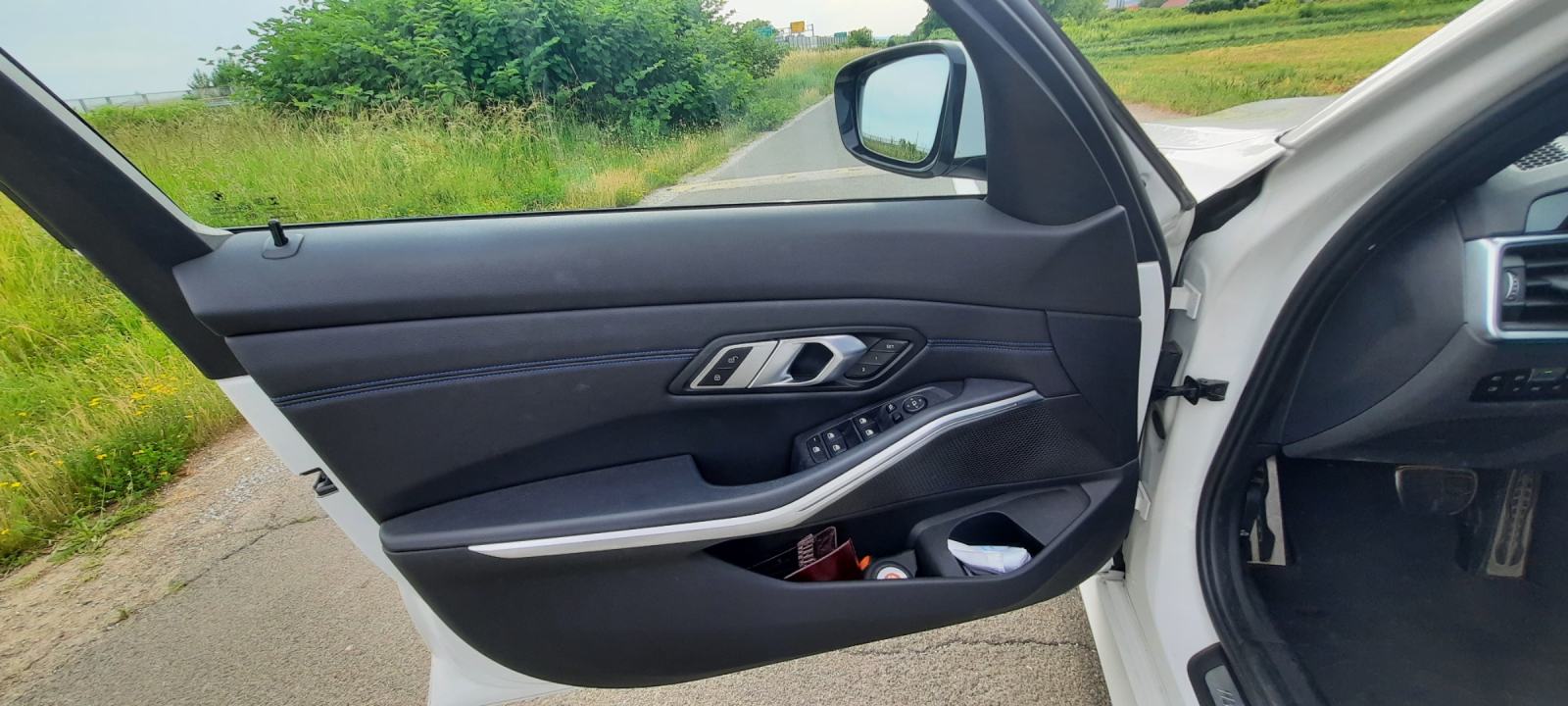 BMW serija 3 320d, M sport oprema, zadnji pogon, HR vozilo, 1. vlasnik, fotografija 16