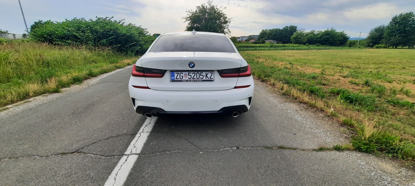 BMW serija 3 320d, M sport oprema, zadnji pogon, HR vozilo, 1. vlasnik, fotografija 8
