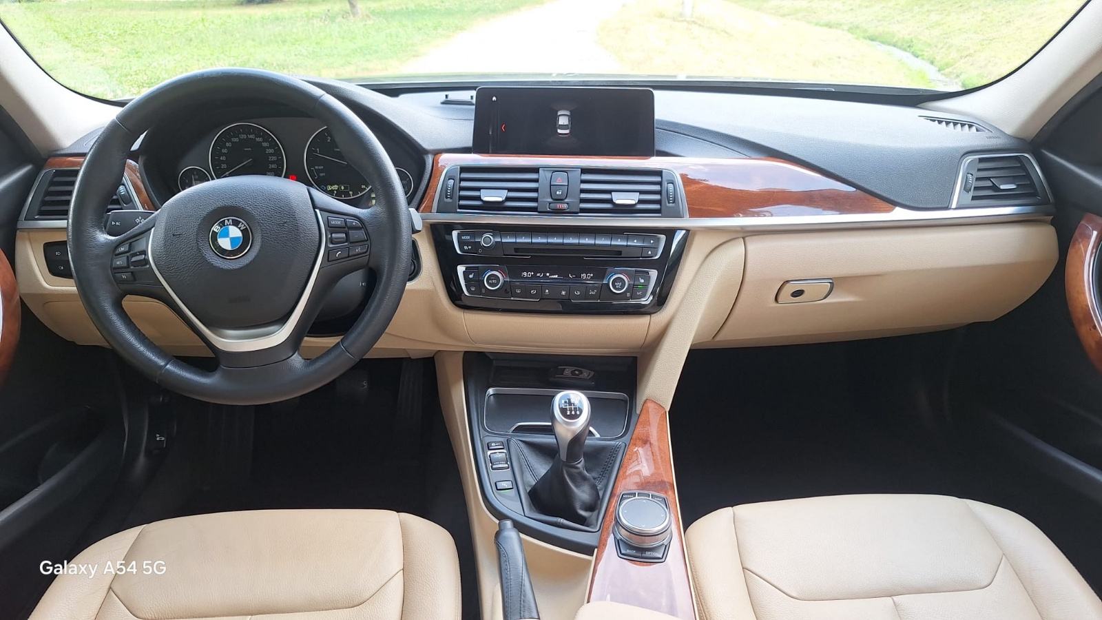 BMW 320d, F30 LCI Luxury Line, fotografija 13