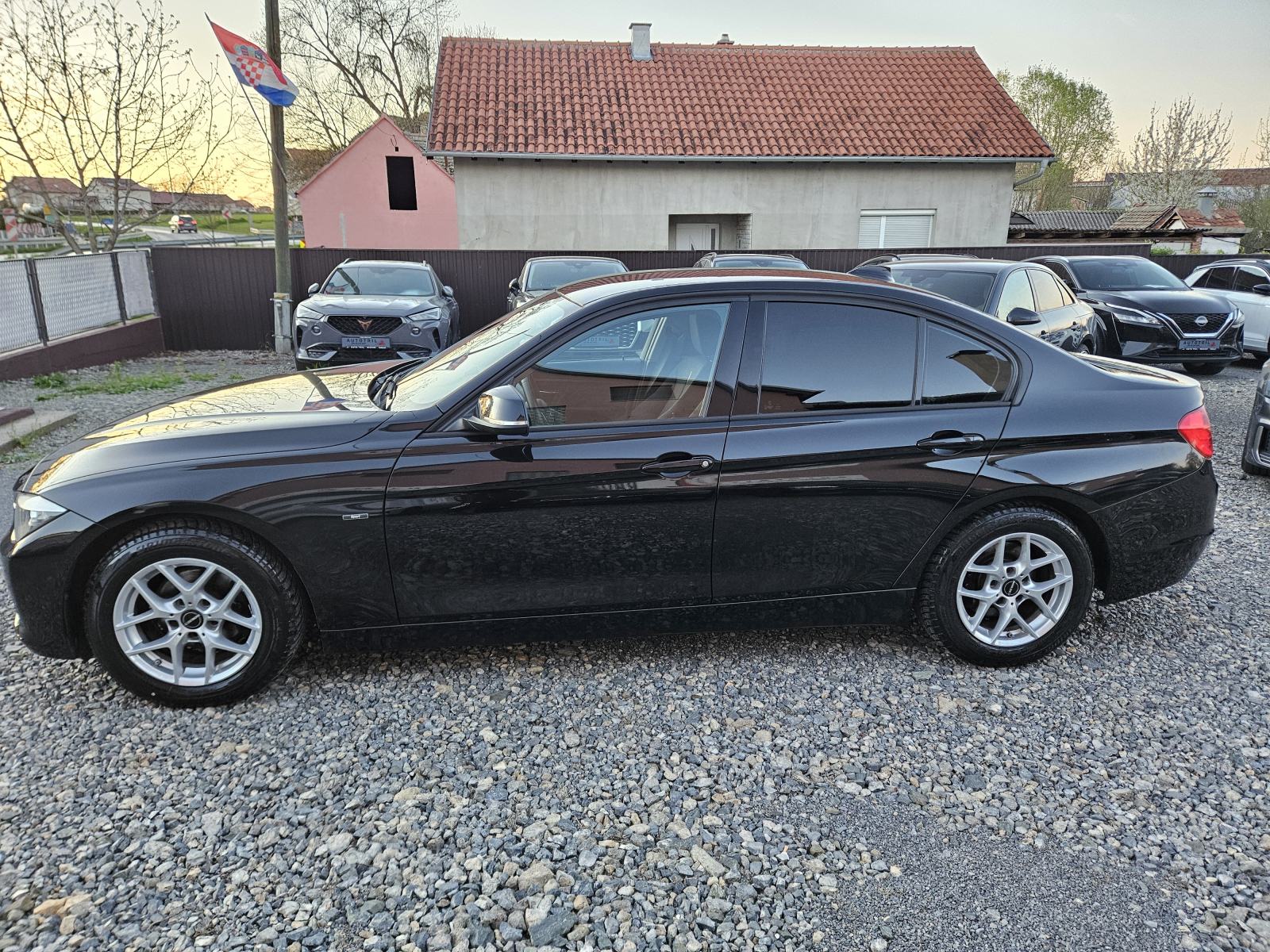 BMW serija 3 320d SPORT LINE,NAVIGACIJA,MODELI VOŽNJE,REZERVIRANO!, fotografija 3
