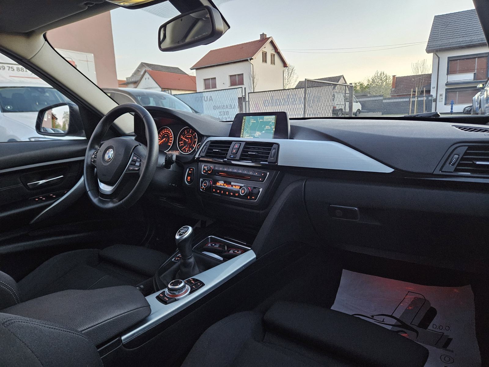 BMW serija 3 320d SPORT LINE,NAVIGACIJA,MODELI VOŽNJE,REZERVIRANO!, fotografija 13