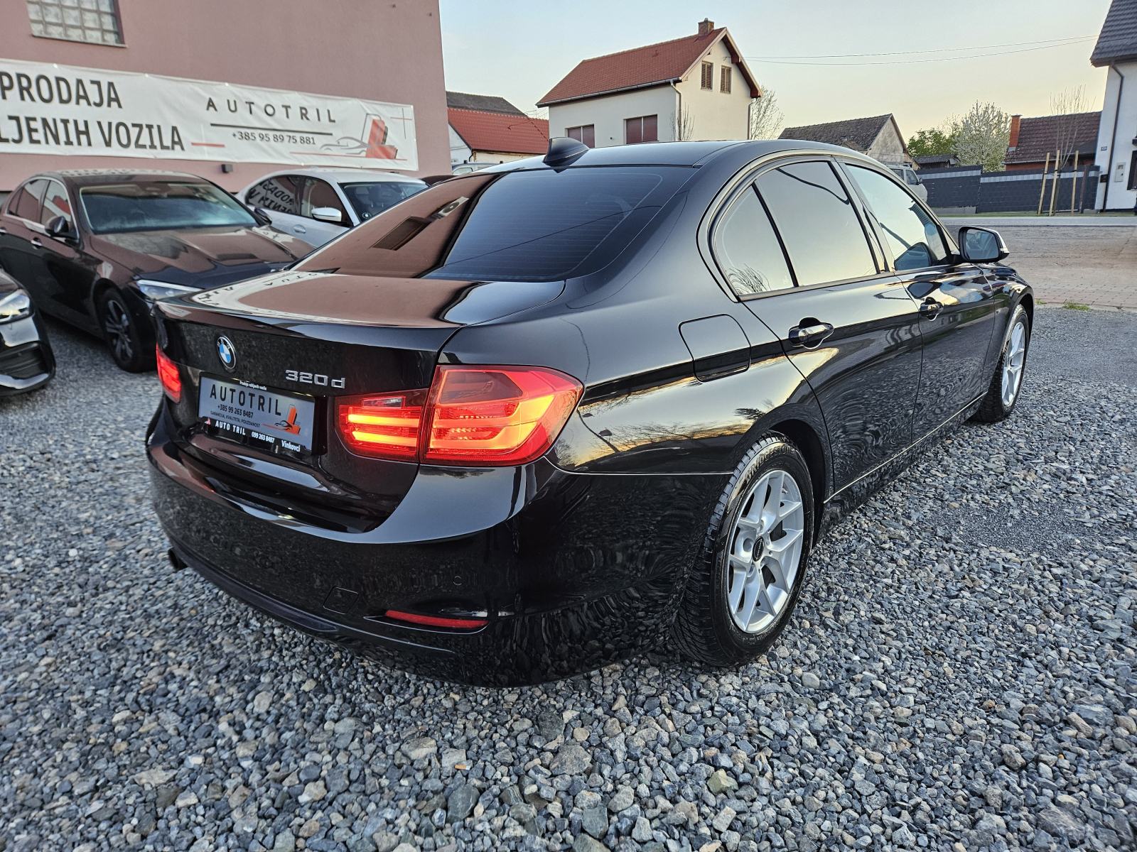 BMW serija 3 320d SPORT LINE,NAVIGACIJA,MODELI VOŽNJE,REZERVIRANO!, fotografija 7