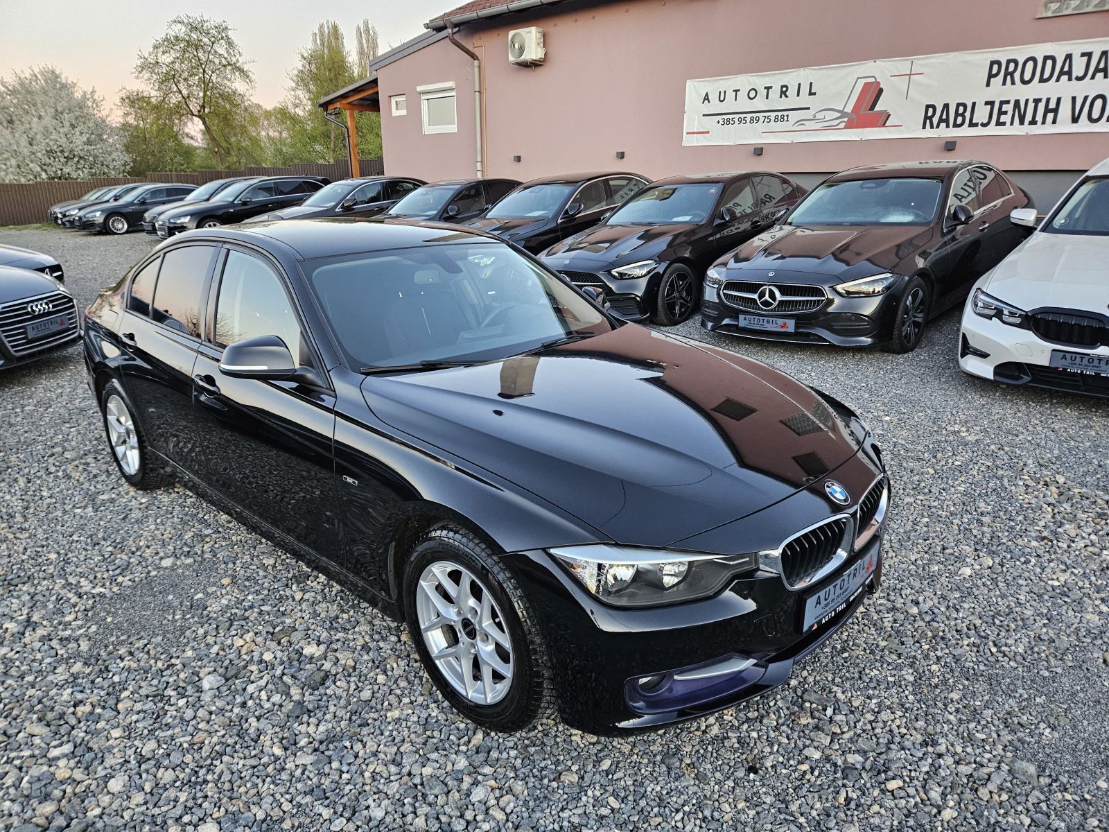 BMW serija 3 320d SPORT LINE,NAVIGACIJA,MODELI VOŽNJE,REZERVIRANO!, fotografija 9
