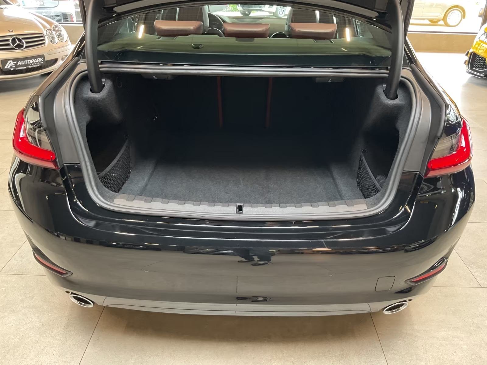 BMW serija 3 320d SPORTLINE * RJEŠAVAMO LEASING *, fotografija 5