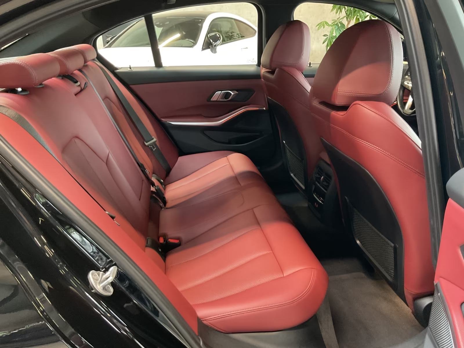 BMW serija 3 320d SPORTLINE * RJEŠAVAMO LEASING *, fotografija 9