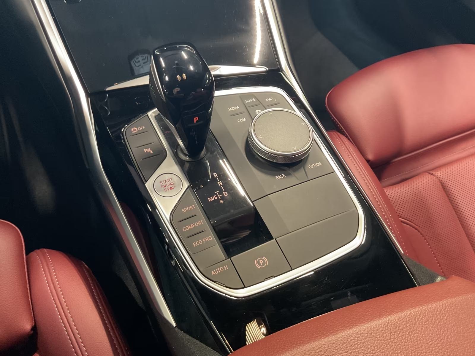 BMW serija 3 320d SPORTLINE * RJEŠAVAMO LEASING *, fotografija 13