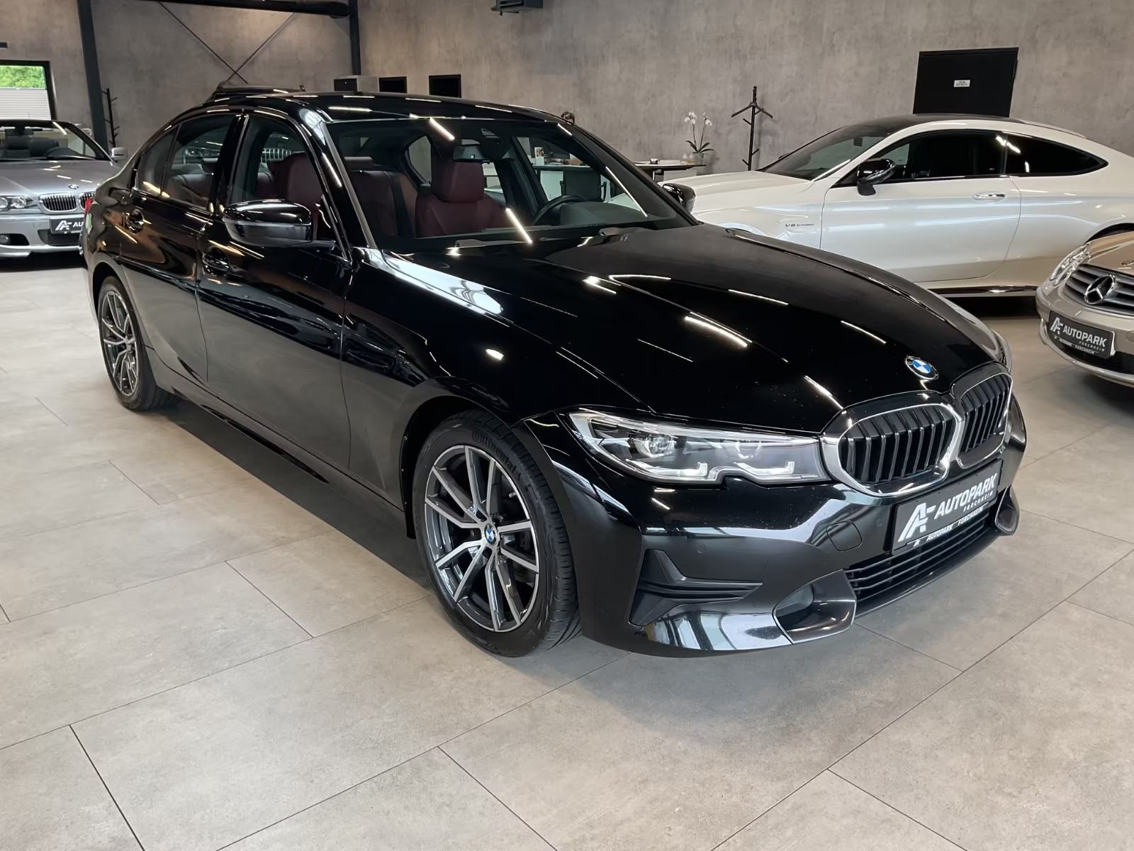 BMW serija 3 320d SPORTLINE * RJEŠAVAMO LEASING *, fotografija 3