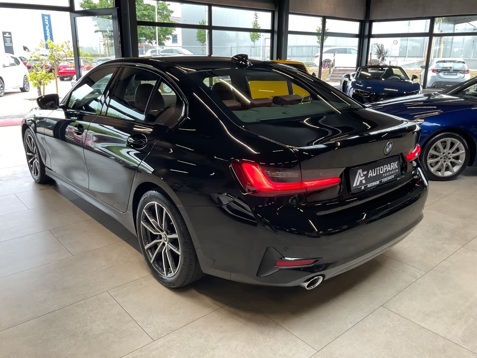 BMW serija 3 320d SPORTLINE * RJEŠAVAMO LEASING *, fotografija 2