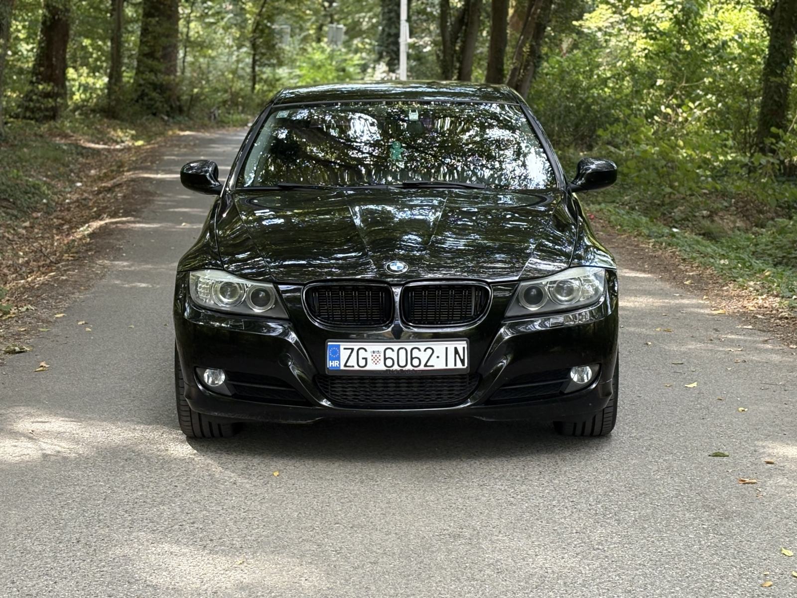 BMW serija 3 320d Tipke na volanu, Grijana sjedala, Dvozonska klima, fotografija 19