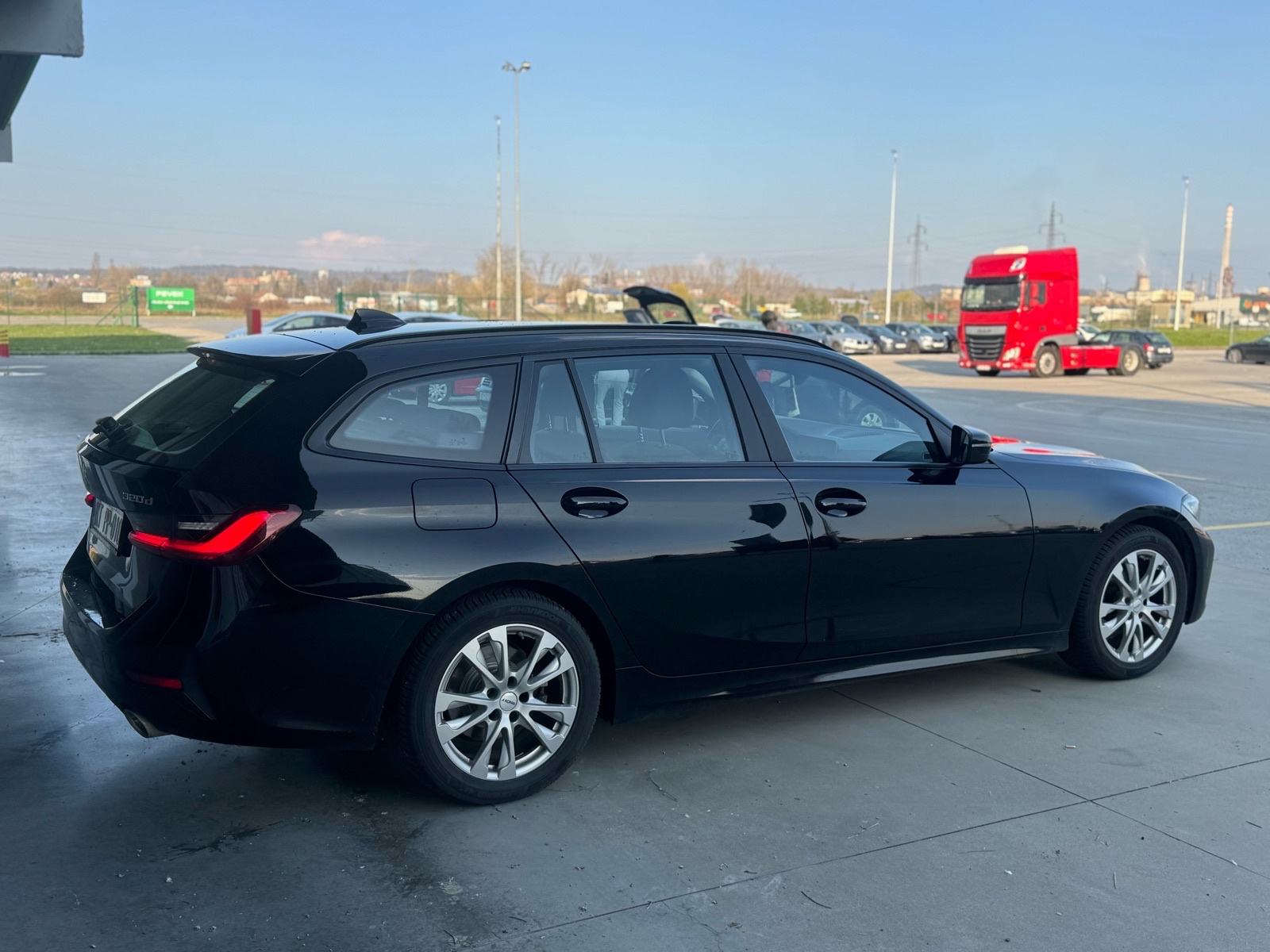 BMW serija 3 320d •VIRTUAL COCKPIT•LED SVJETLA•GRIJANJE SJEDALA•ALU, fotografija 6
