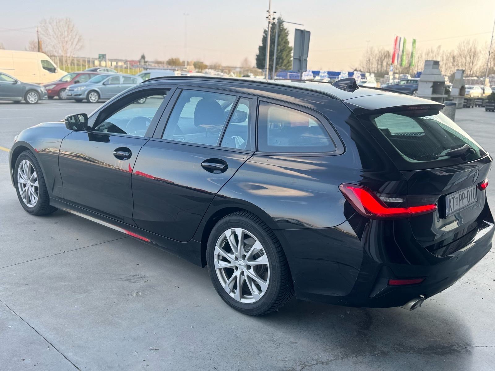 BMW serija 3 320d •VIRTUAL COCKPIT•LED SVJETLA•GRIJANJE SJEDALA•ALU, fotografija 7