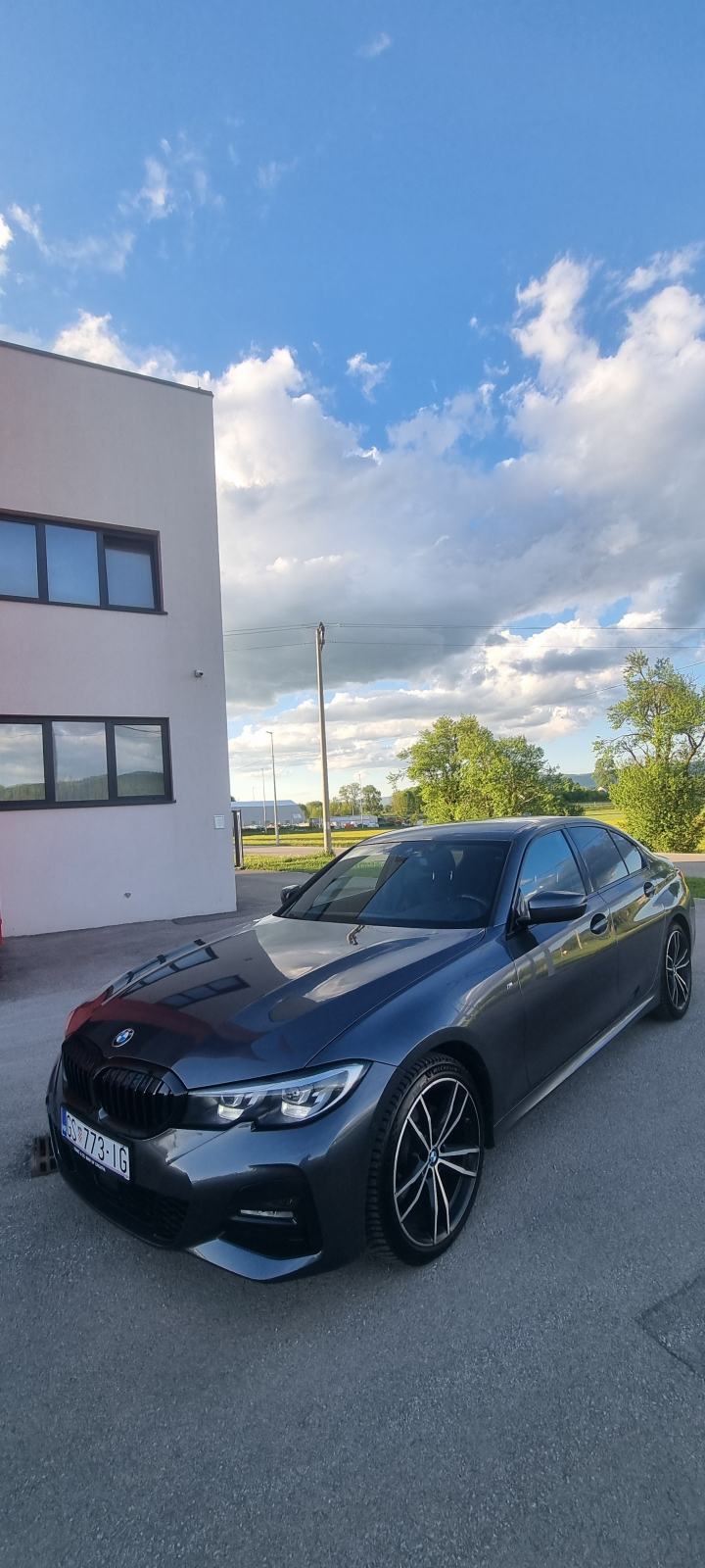 BMW serija 3 320d xdrive M-sport, fotografija 2