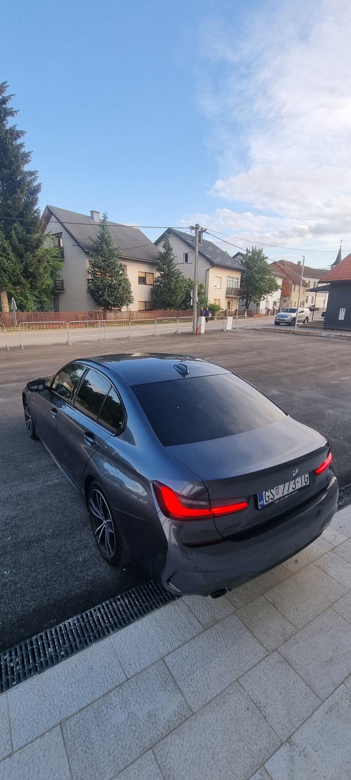 BMW serija 3 320d xdrive M-sport, fotografija 12