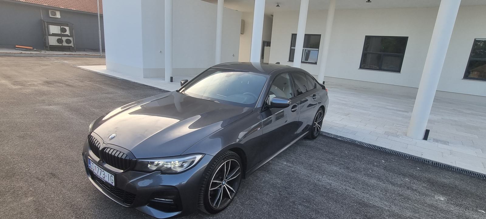 BMW serija 3 320d xdrive M-sport, fotografija 13