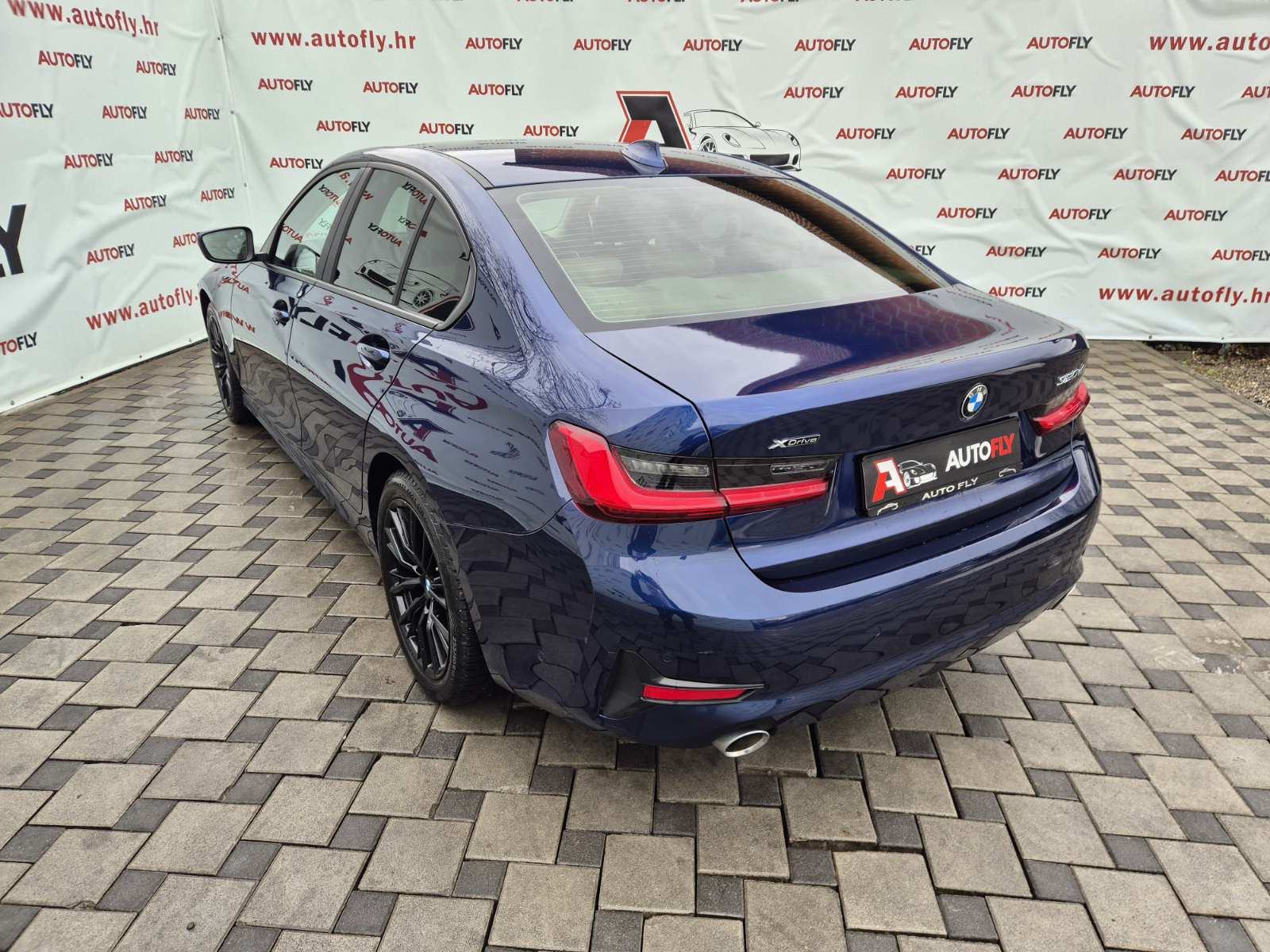 BMW serija 3 320d xDrive Sport Line, Shadow, Navigacija, Tempomat, 18", fotografija 6