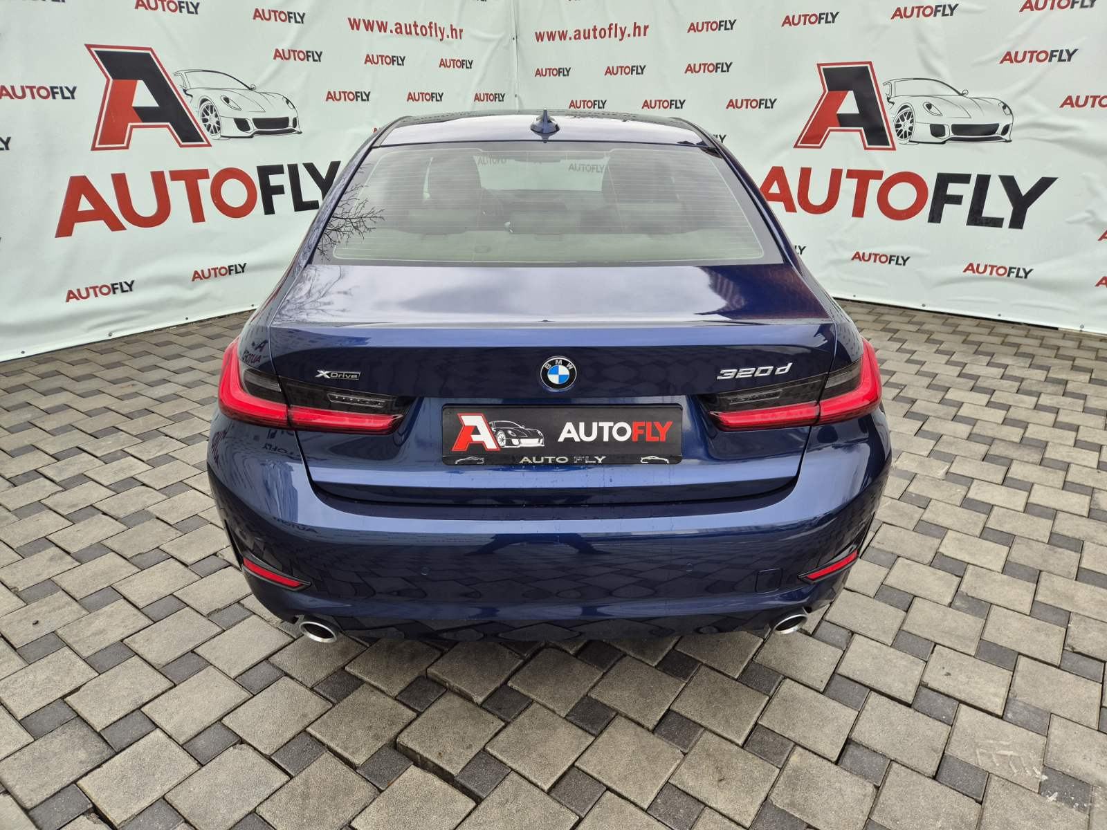 BMW serija 3 320d xDrive Sport Line, Shadow, Navigacija, Tempomat, 18", fotografija 7