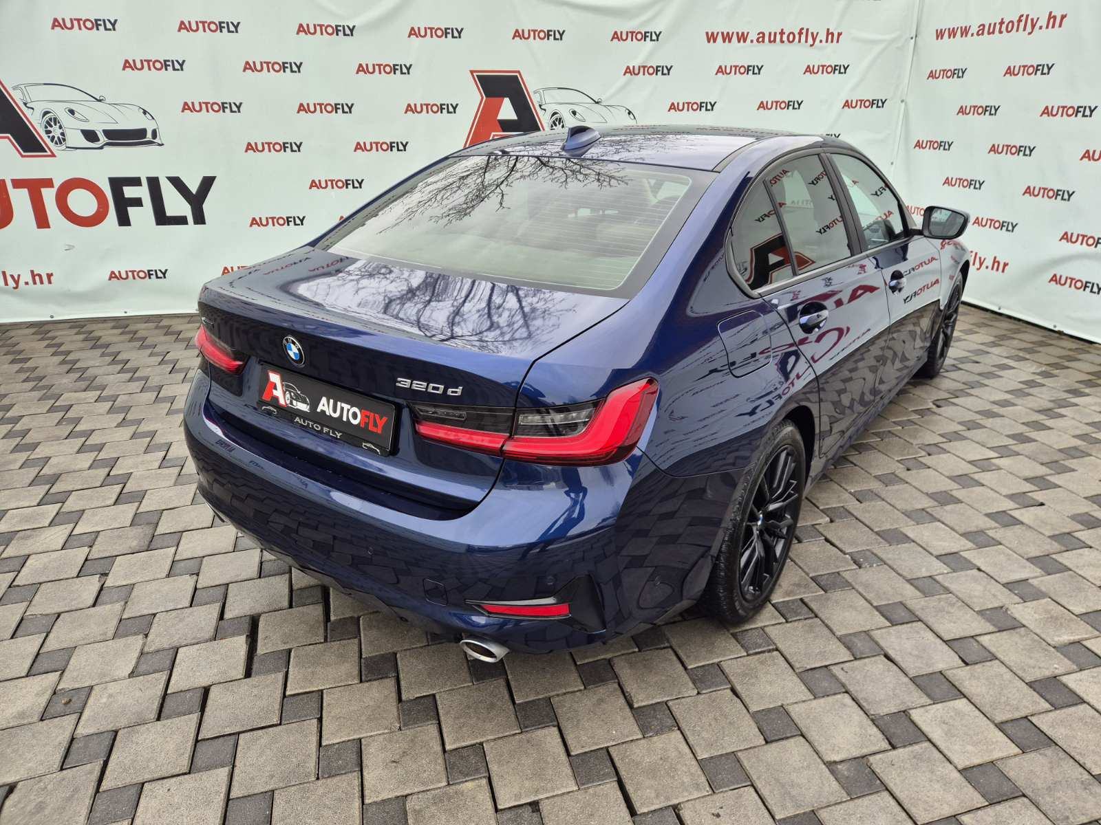 BMW serija 3 320d xDrive Sport Line, Shadow, Navigacija, Tempomat, 18", fotografija 8