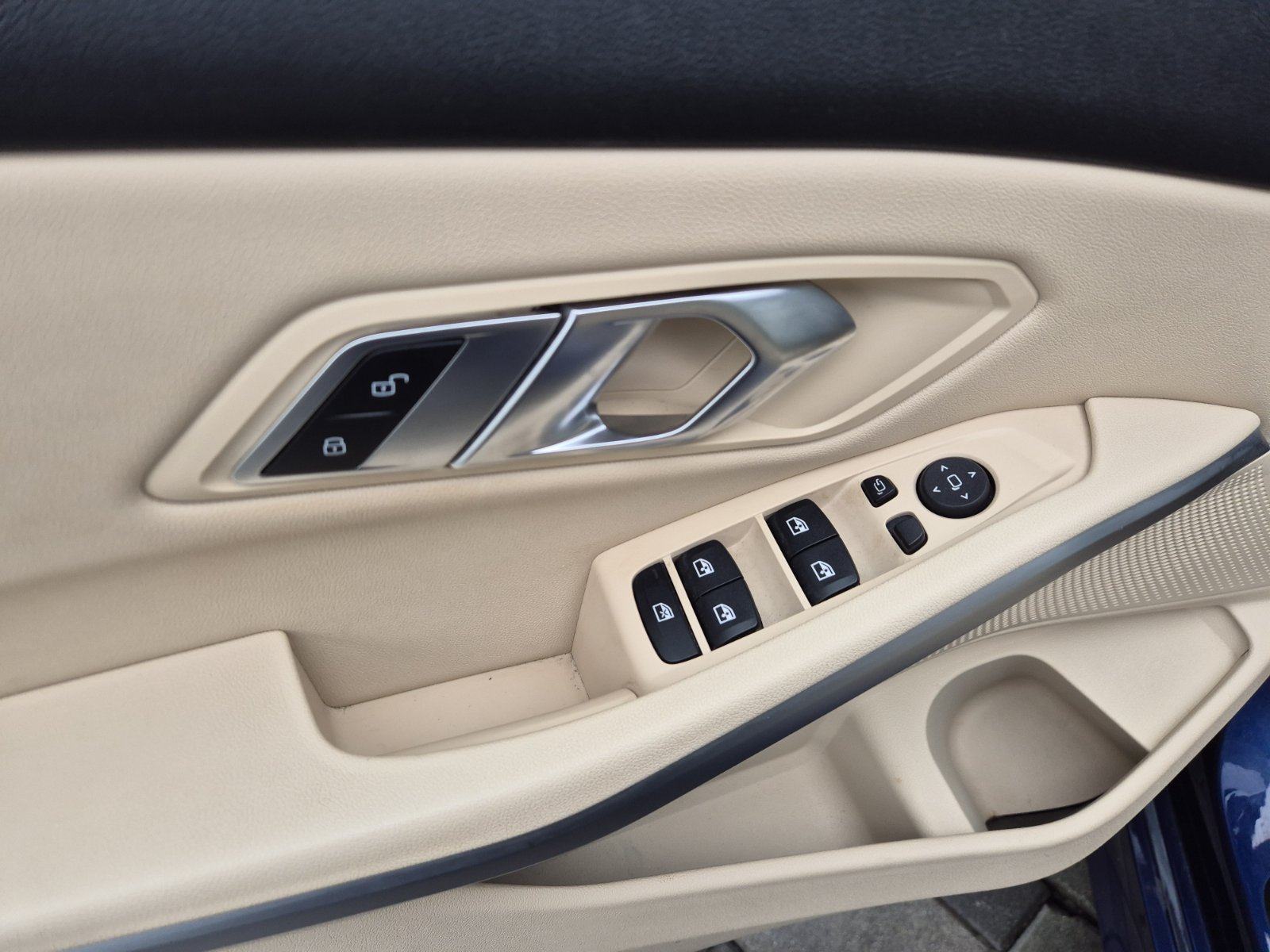 BMW serija 3 320d xDrive Sport Line, Shadow, Navigacija, Tempomat, 18", fotografija 20