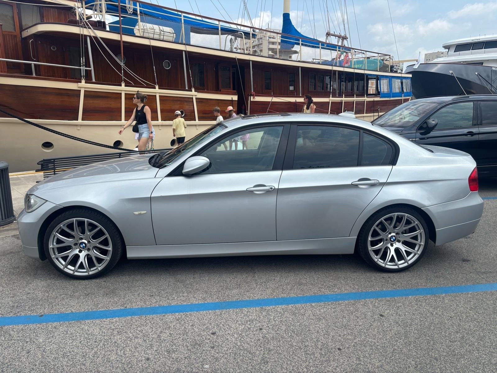 BMW serija 3 320i automatik, fotografija 1
