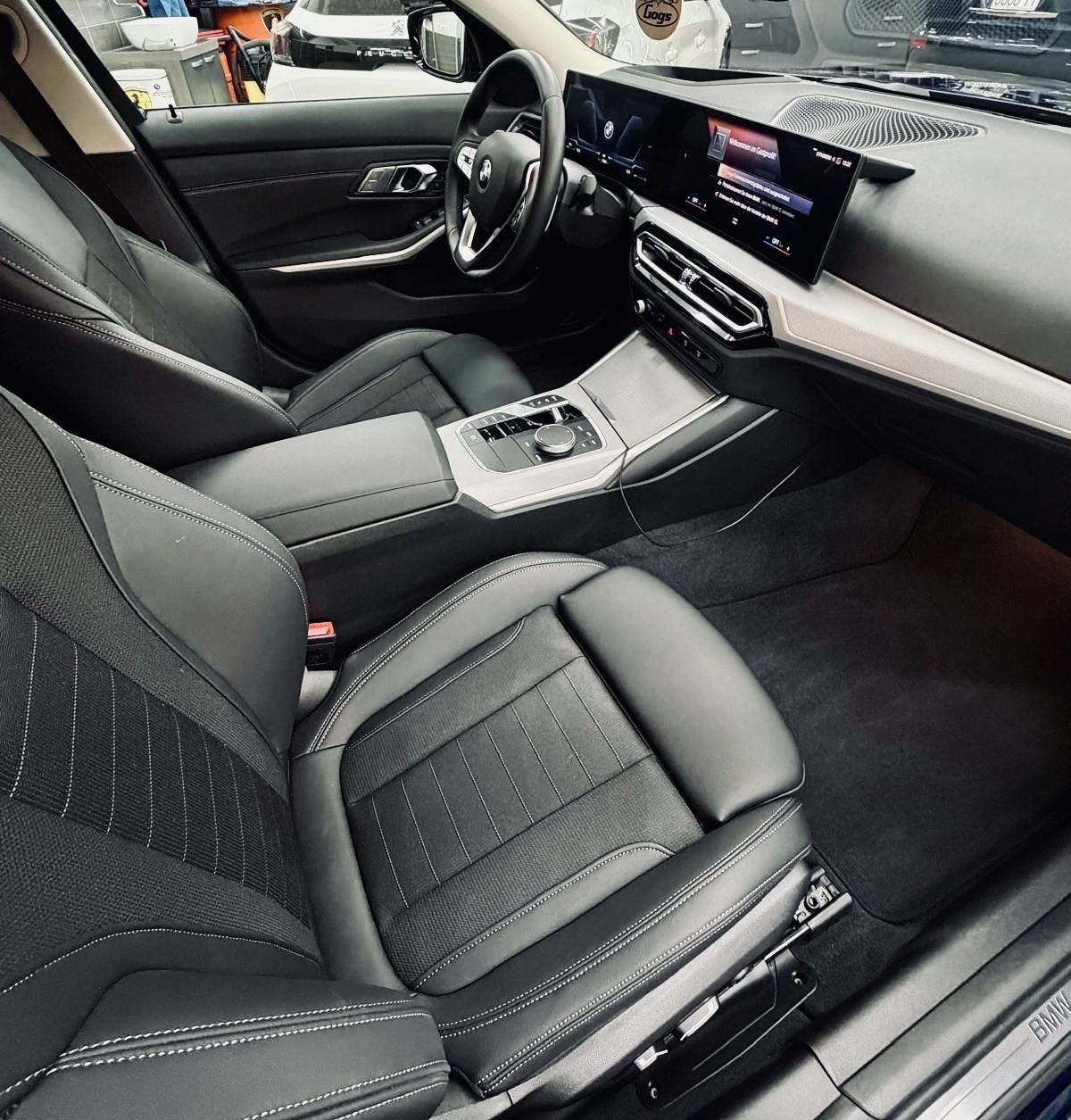 BMW serija 3 320i, kao nov., fotografija 8