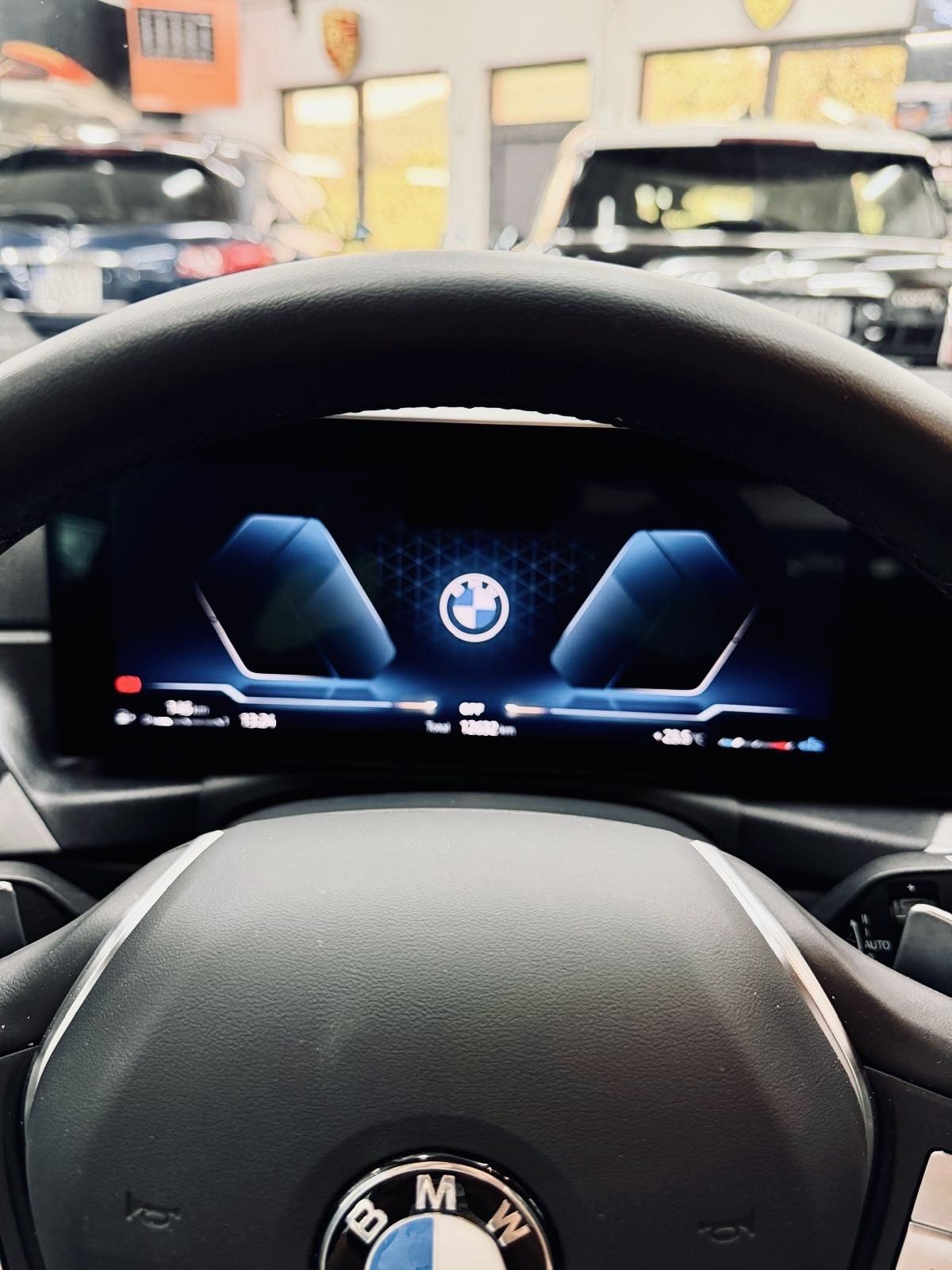 BMW serija 3 320i, kao nov., fotografija 6