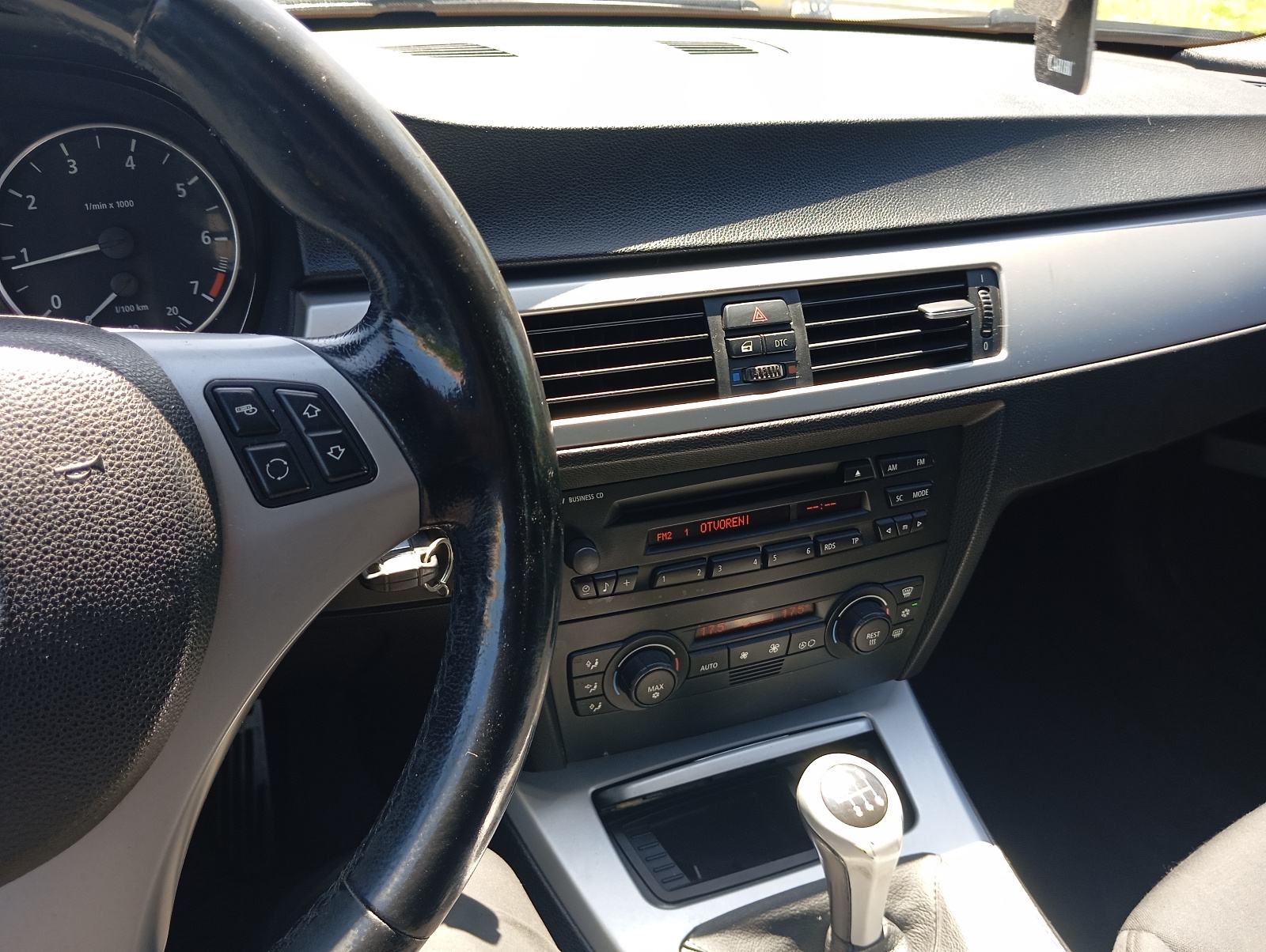 BMW serija 3 320i, fotografija 7