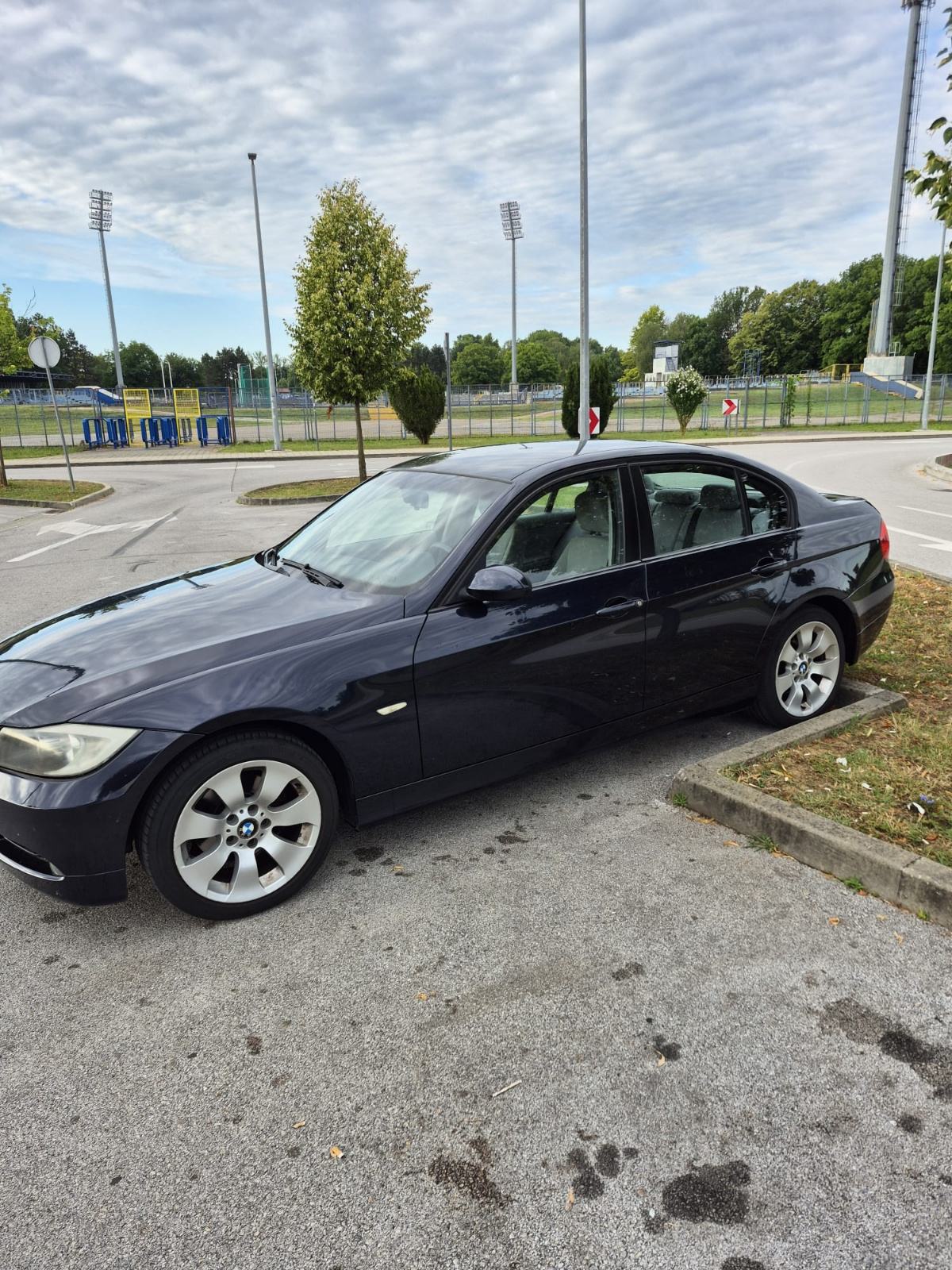 BMW serija 3 320i, pogled izvana - slika 3
