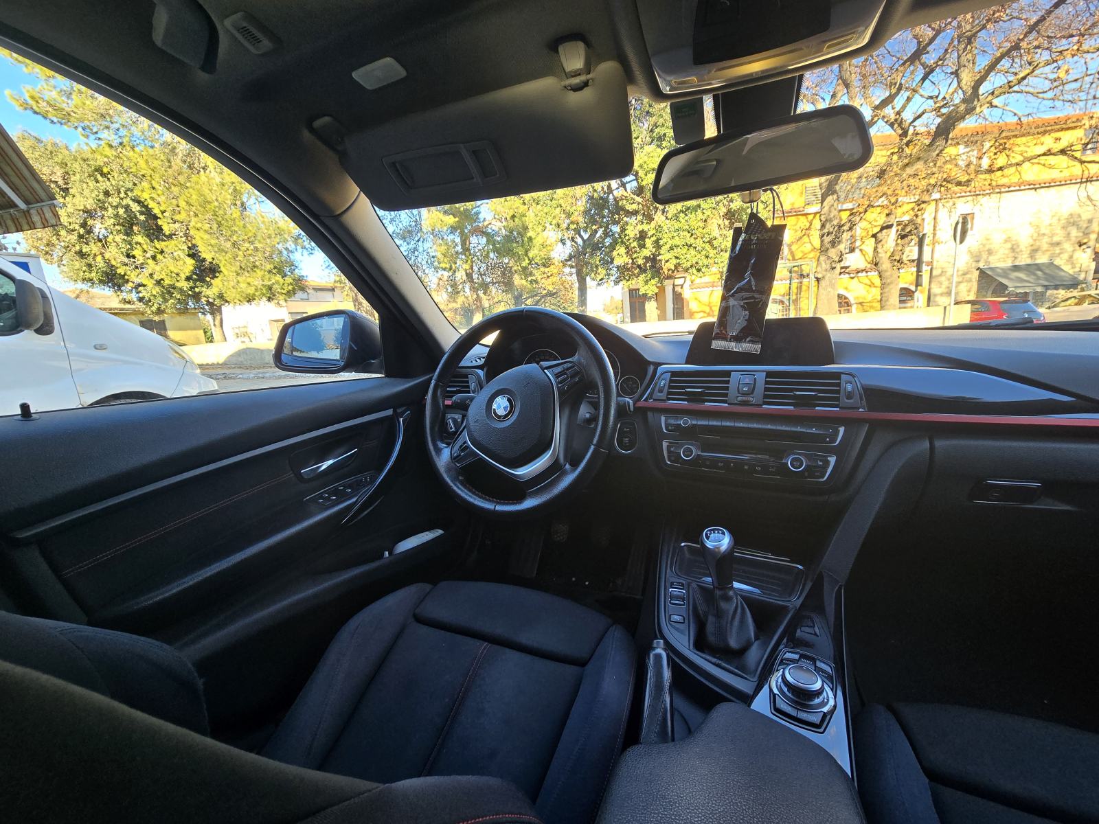 BMW serija 3 325d, fotografija 9
