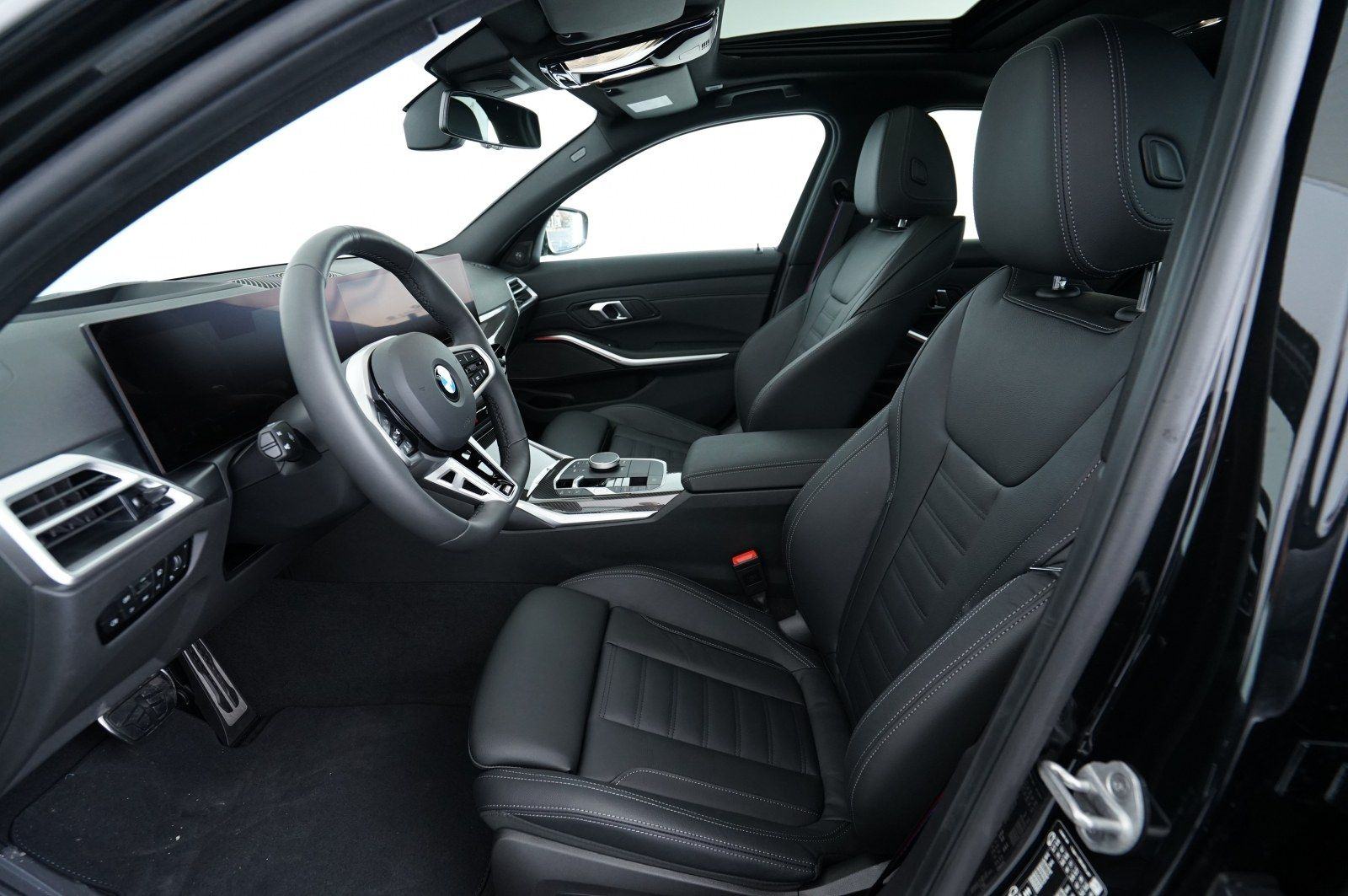 BMW serija 3 330d xDrive M-Sport, fotografija 8