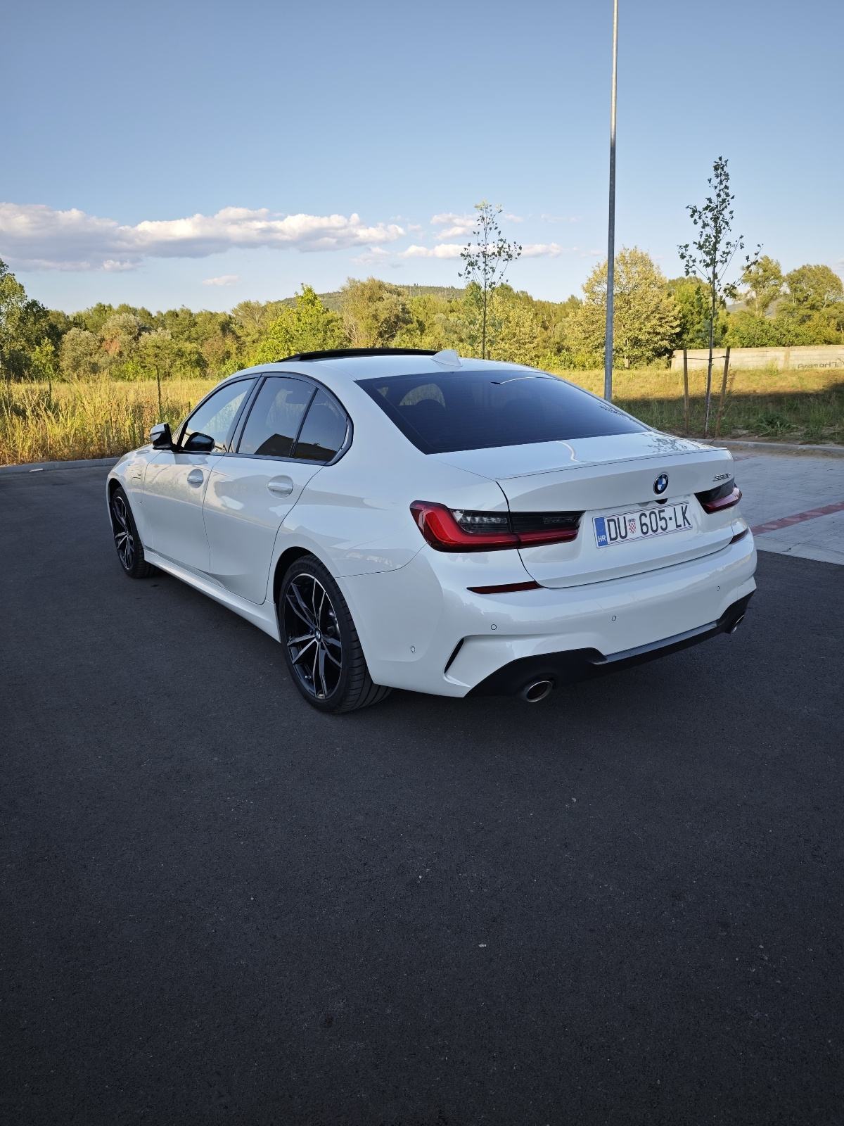 BMW 330e G20 M-sport, Laser, 360°,LEASING,Xtraboost, fotografija 4