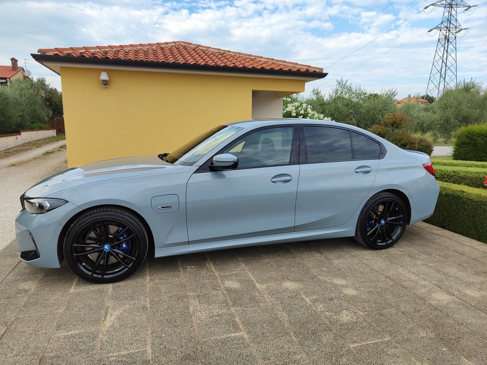BMW serija 3 330e M Sport, fotografija 5