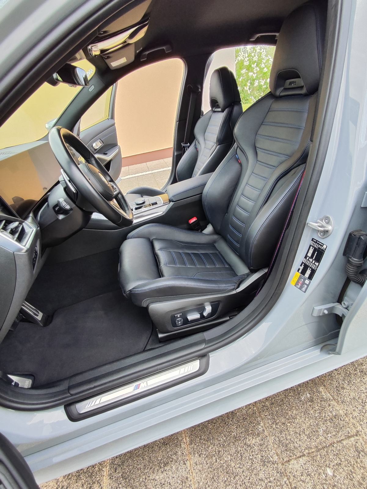 BMW serija 3 330e M Sport, fotografija 13